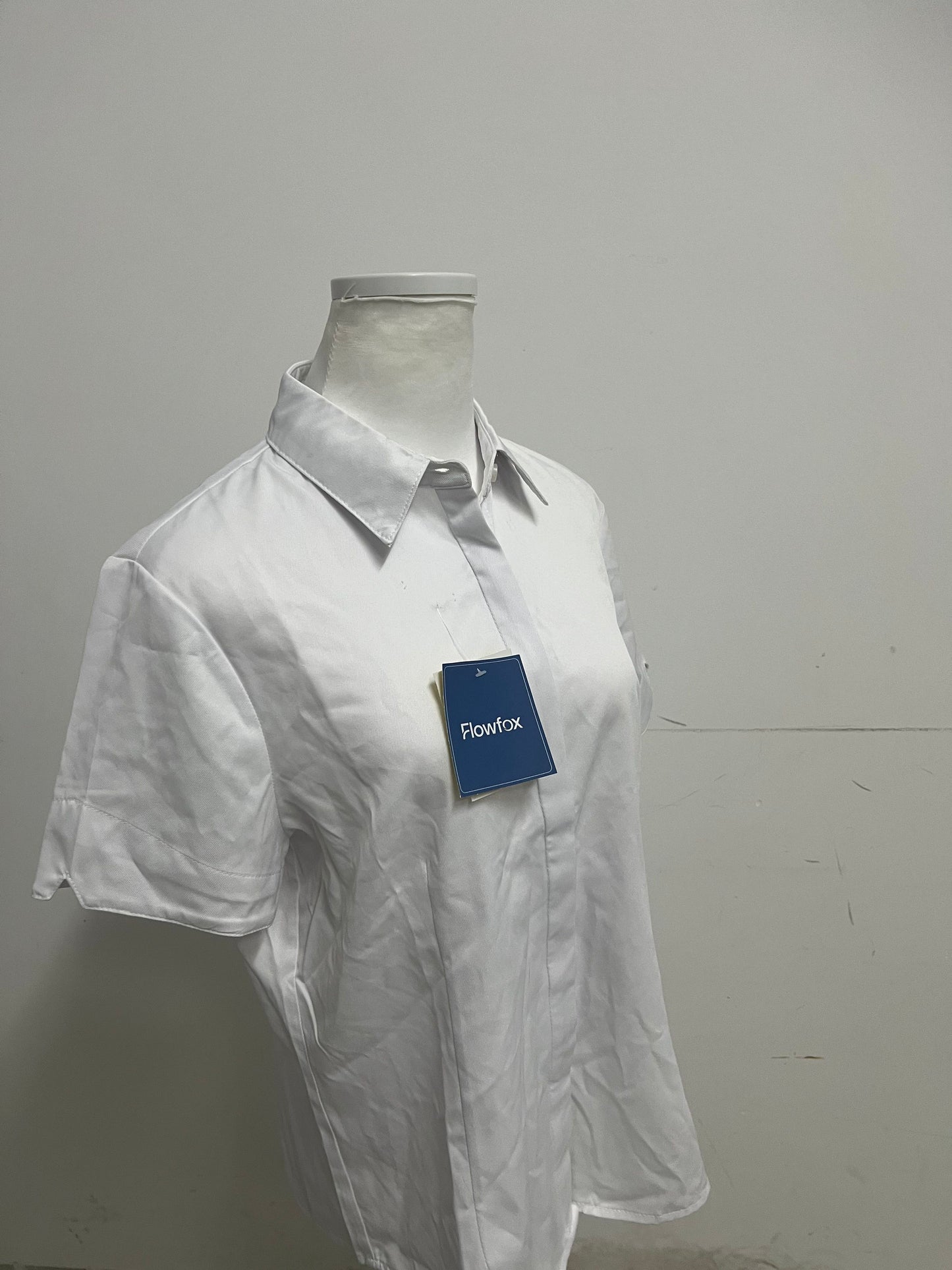 【Flowfox Short-Sleeve White Cotton Shirt】—— Classic & Breathable Daily Essential