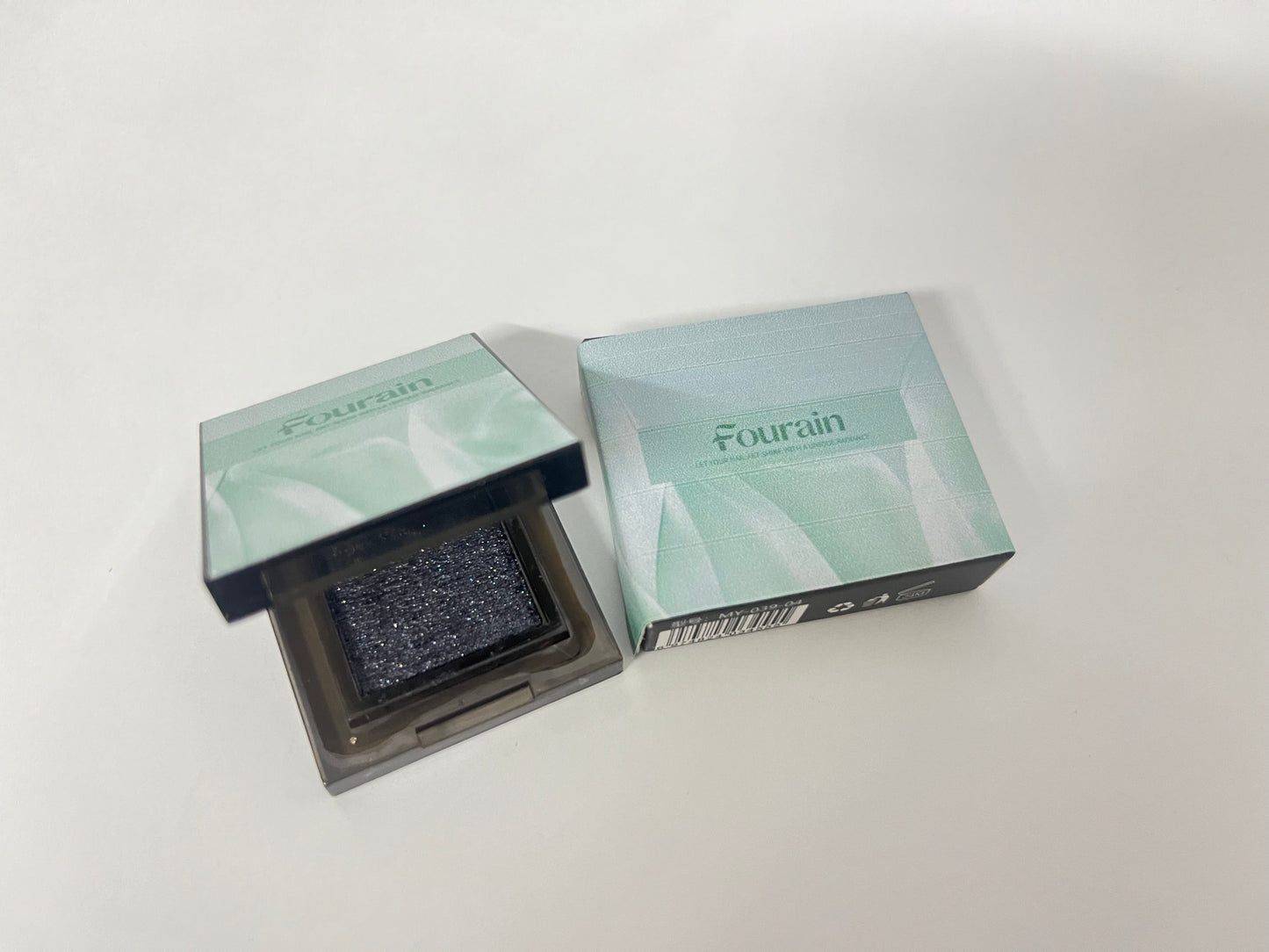 Fourain Star-Shine Black Diamond Single Eyeshadow Glitter Texture An Accent Item for Eye Makeup Atmosphere