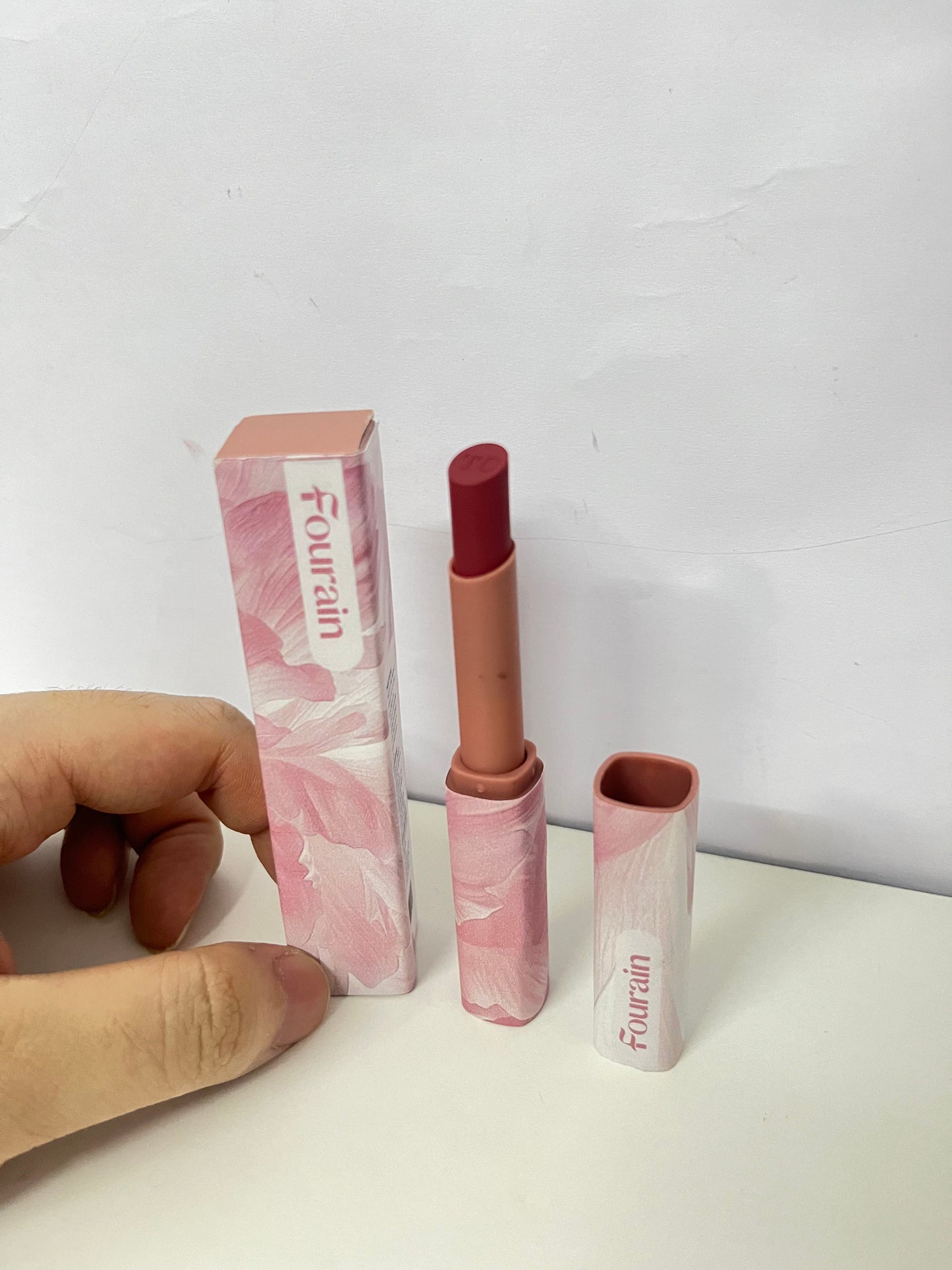 Fourain Petal Soft Matte Lipstick Retro Red Brown A Atmosphere Accent Item for Daily Makeup
