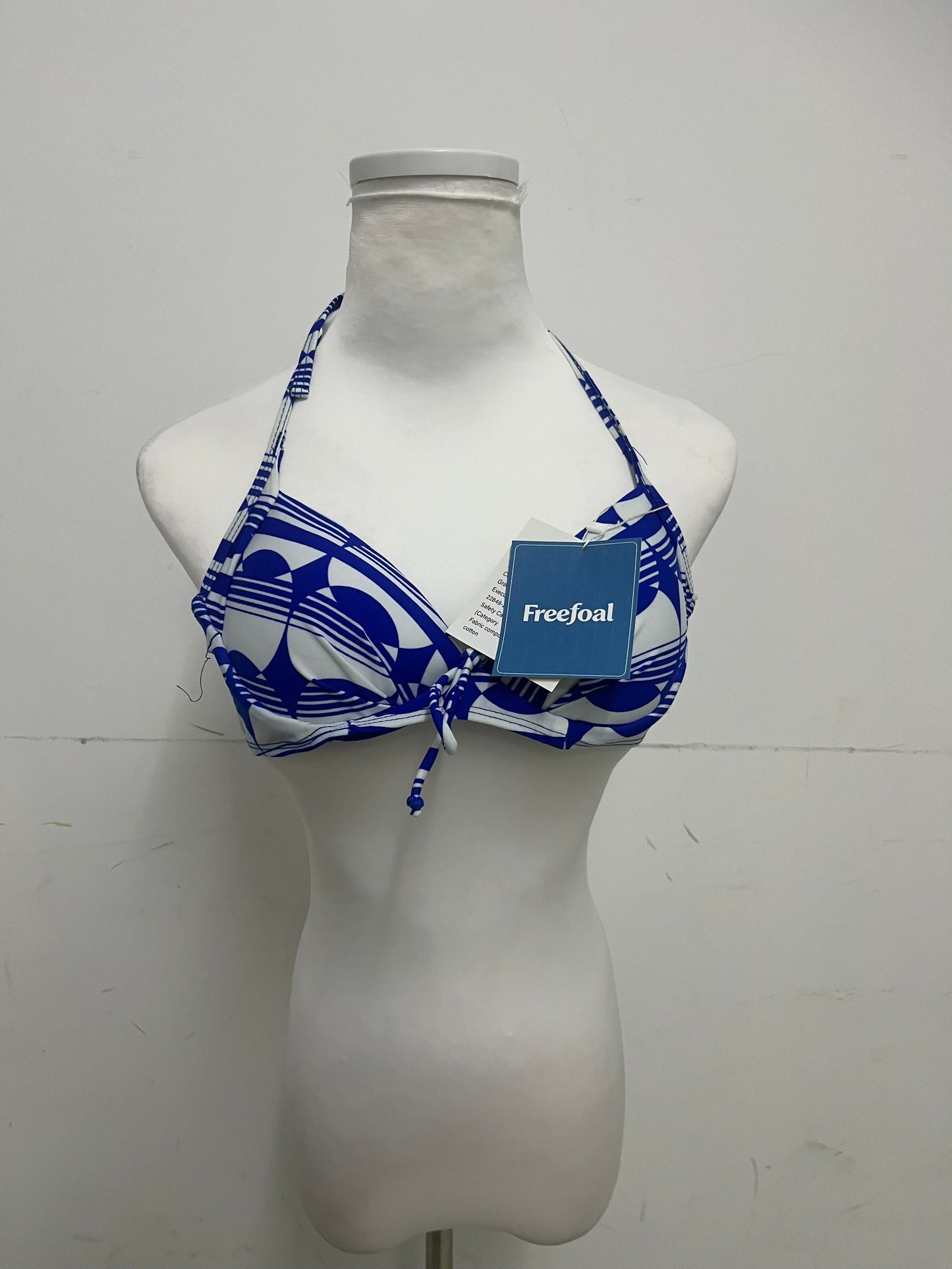 【Freefoal Blue & White Geometric Halter Swimsuit Top】—— Stylish & Adjustable Swimwear for Beach Days