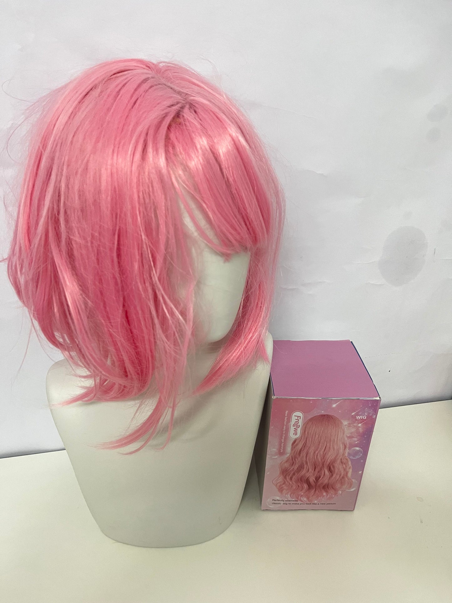 Freewe Wigs Pink Short Wig Sweet & Cool Style Easily Switch Looks Fashion Styling Essential