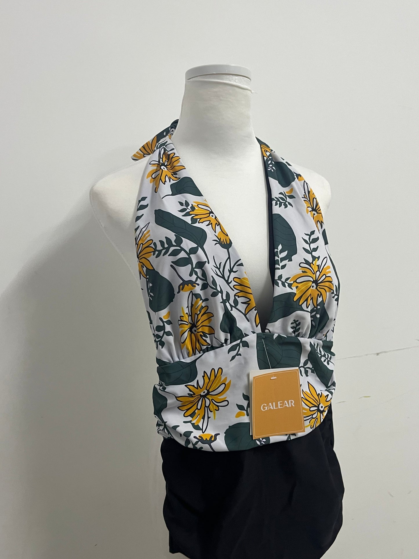 【GALEAR Floral Print Two-Piece Swimsuit】—— Stylish & Flattering Beachwear Choice