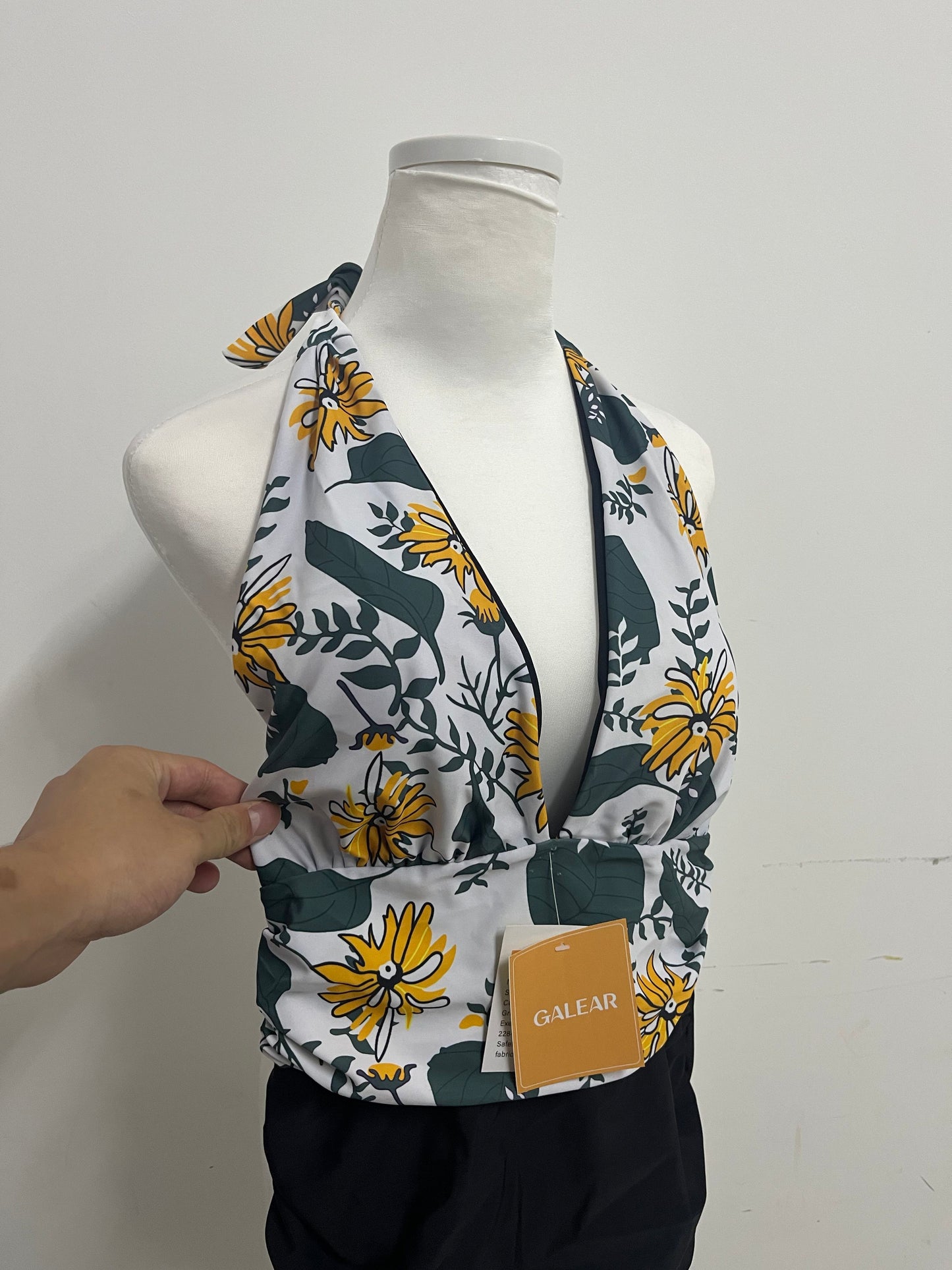 【GALEAR Floral Print Two-Piece Swimsuit】—— Stylish & Flattering Beachwear Choice