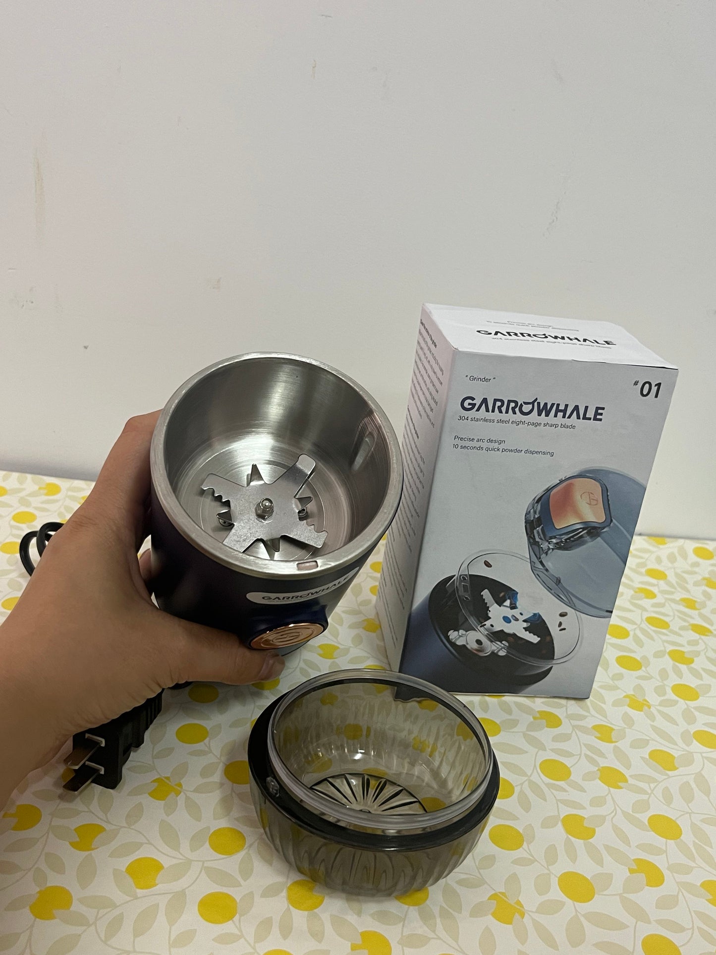 GARROWHALE Lapping machines  Electric Spice and Herb Grinder, Dry Herb Mini Electric Grinder Compact Size with 1.7oz/50ml Herb Jar and Spoon Tool
