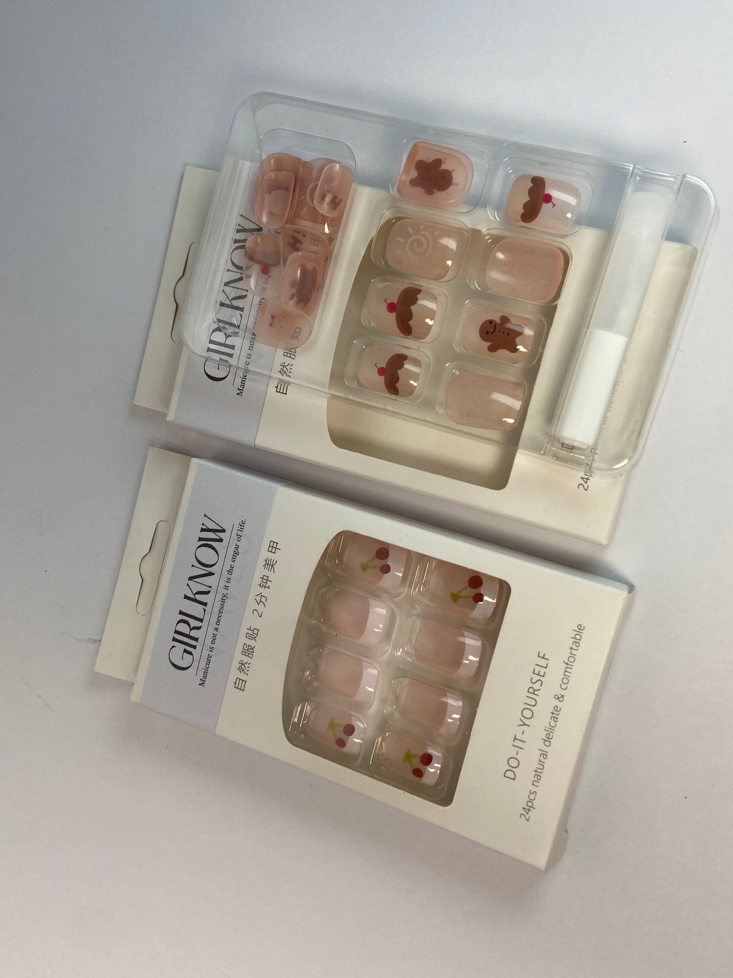 GIRLKNOW False nails Press on Nails Short Square Length Full Cover Reusable False Nails Kits, Glue on Nails with Animal Floral Designs Artificial Glossy Fingernails Acrylic Fake Nails for Women Stick on Nails Coffin Shape