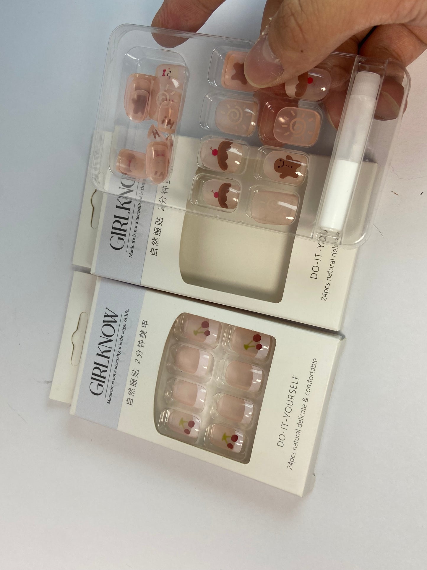 GIRLKNOW False nails Press on Nails Short Square Length Full Cover Reusable False Nails Kits, Glue on Nails with Animal Floral Designs Artificial Glossy Fingernails Acrylic Fake Nails for Women Stick on Nails Coffin Shape