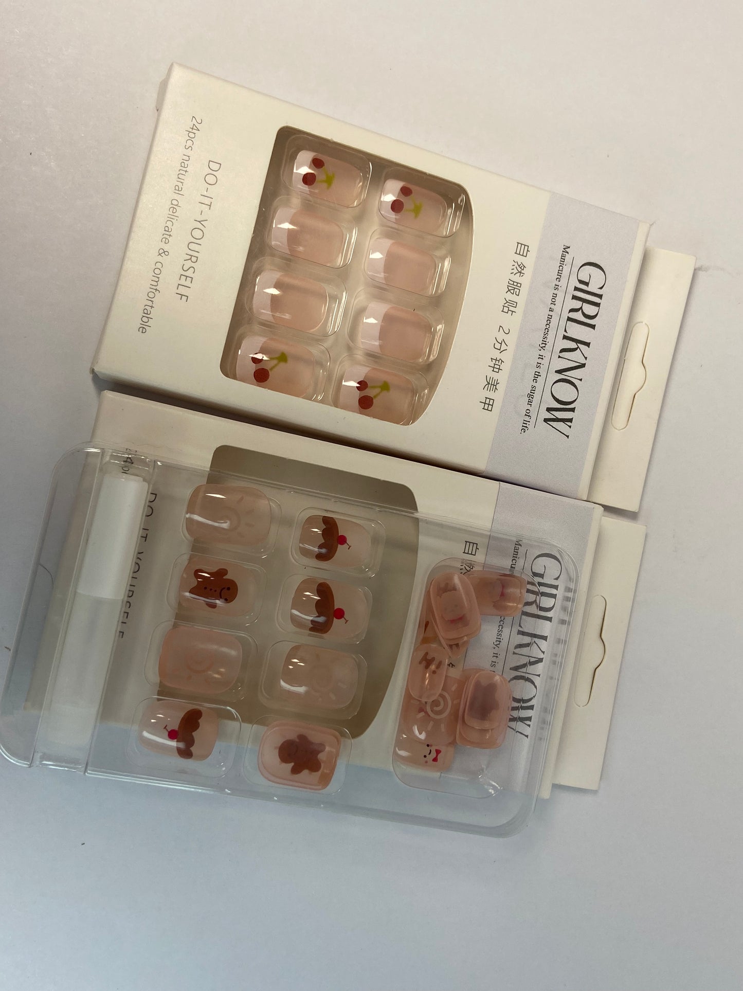 GIRLKNOW False nails Press on Nails Short Square Length Full Cover Reusable False Nails Kits, Glue on Nails with Animal Floral Designs Artificial Glossy Fingernails Acrylic Fake Nails for Women Stick on Nails Coffin Shape