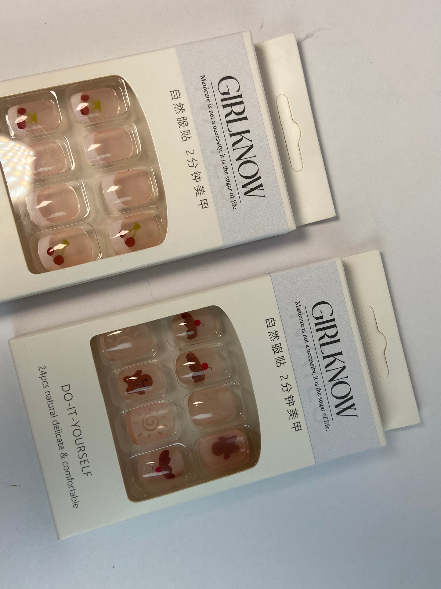 GIRLKNOW False nails Press on Nails Short Square Length Full Cover Reusable False Nails Kits, Glue on Nails with Animal Floral Designs Artificial Glossy Fingernails Acrylic Fake Nails for Women Stick on Nails Coffin Shape