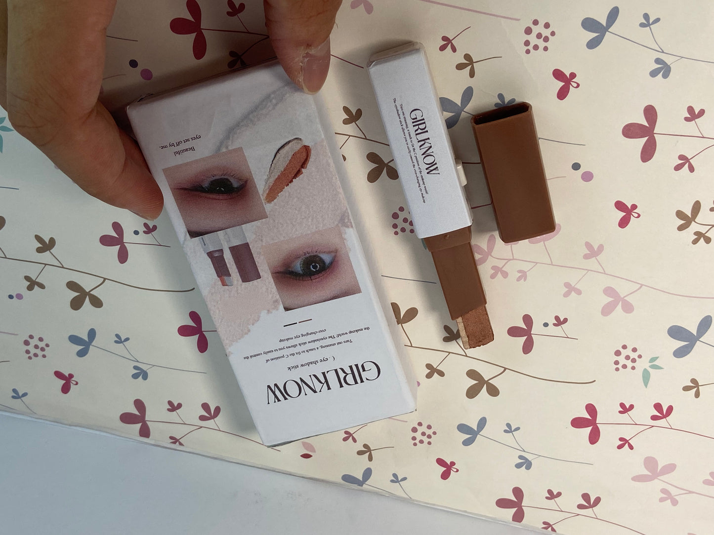 GIRLKNOW Eyeshadows Buildable Smooth Eye Makeup, Wrinkle Resistant, Vegan, Cruelty-Free