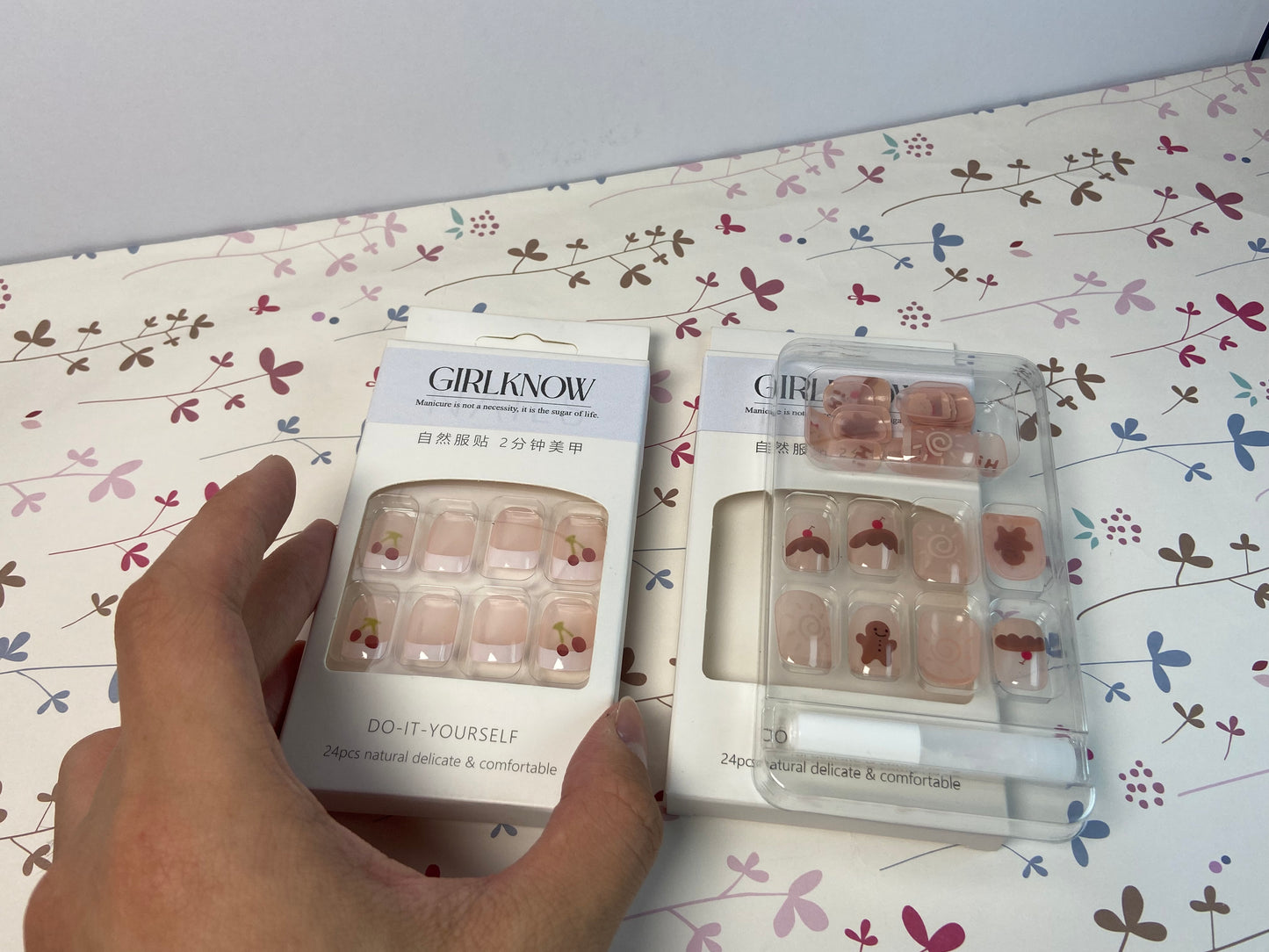 GIRLKNOW False nails Press on Nails Short Square Length Full Cover Reusable False Nails Kits, Glue on Nails with Animal Floral Designs Artificial Glossy Fingernails Acrylic Fake Nails for Women Stick on Nails Coffin Shape