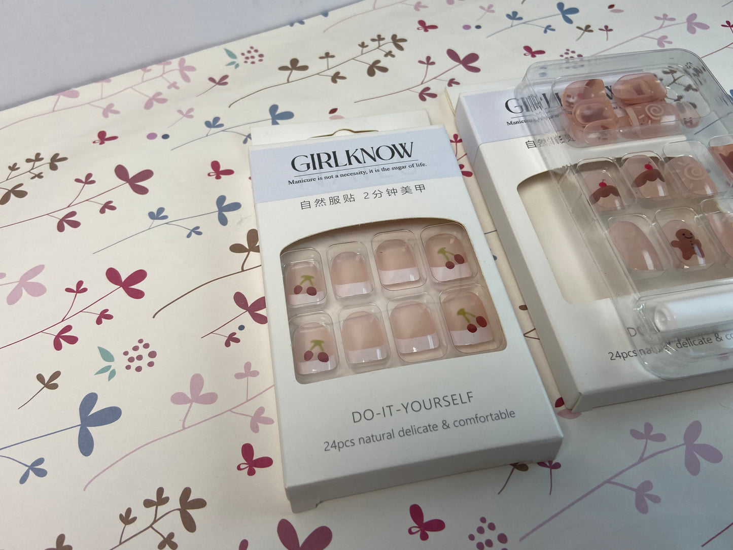 GIRLKNOW False nails Press on Nails Short Square Length Full Cover Reusable False Nails Kits, Glue on Nails with Animal Floral Designs Artificial Glossy Fingernails Acrylic Fake Nails for Women Stick on Nails Coffin Shape