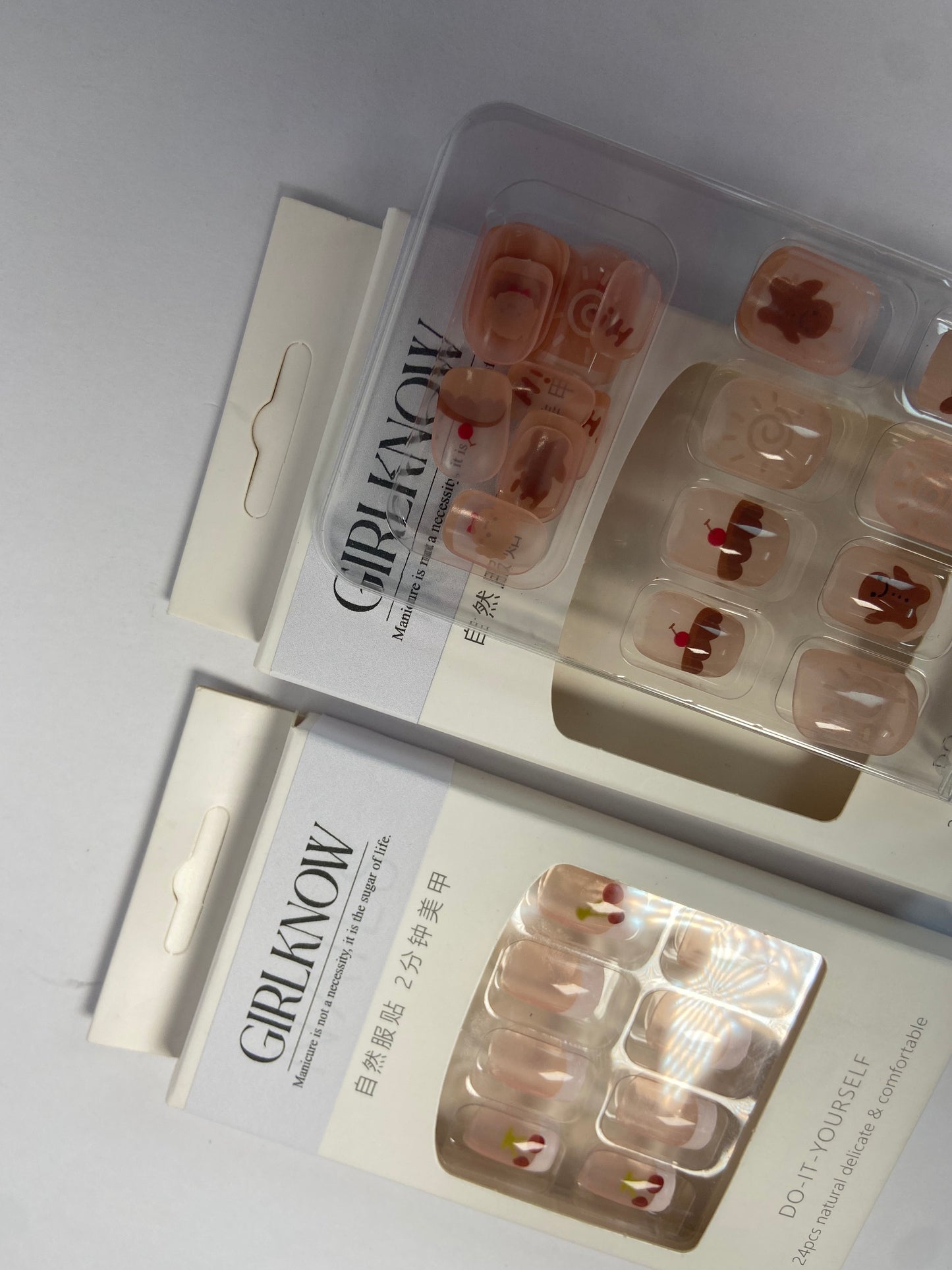 GIRLKNOW False nails Press on Nails Short Square Length Full Cover Reusable False Nails Kits, Glue on Nails with Animal Floral Designs Artificial Glossy Fingernails Acrylic Fake Nails for Women Stick on Nails Coffin Shape