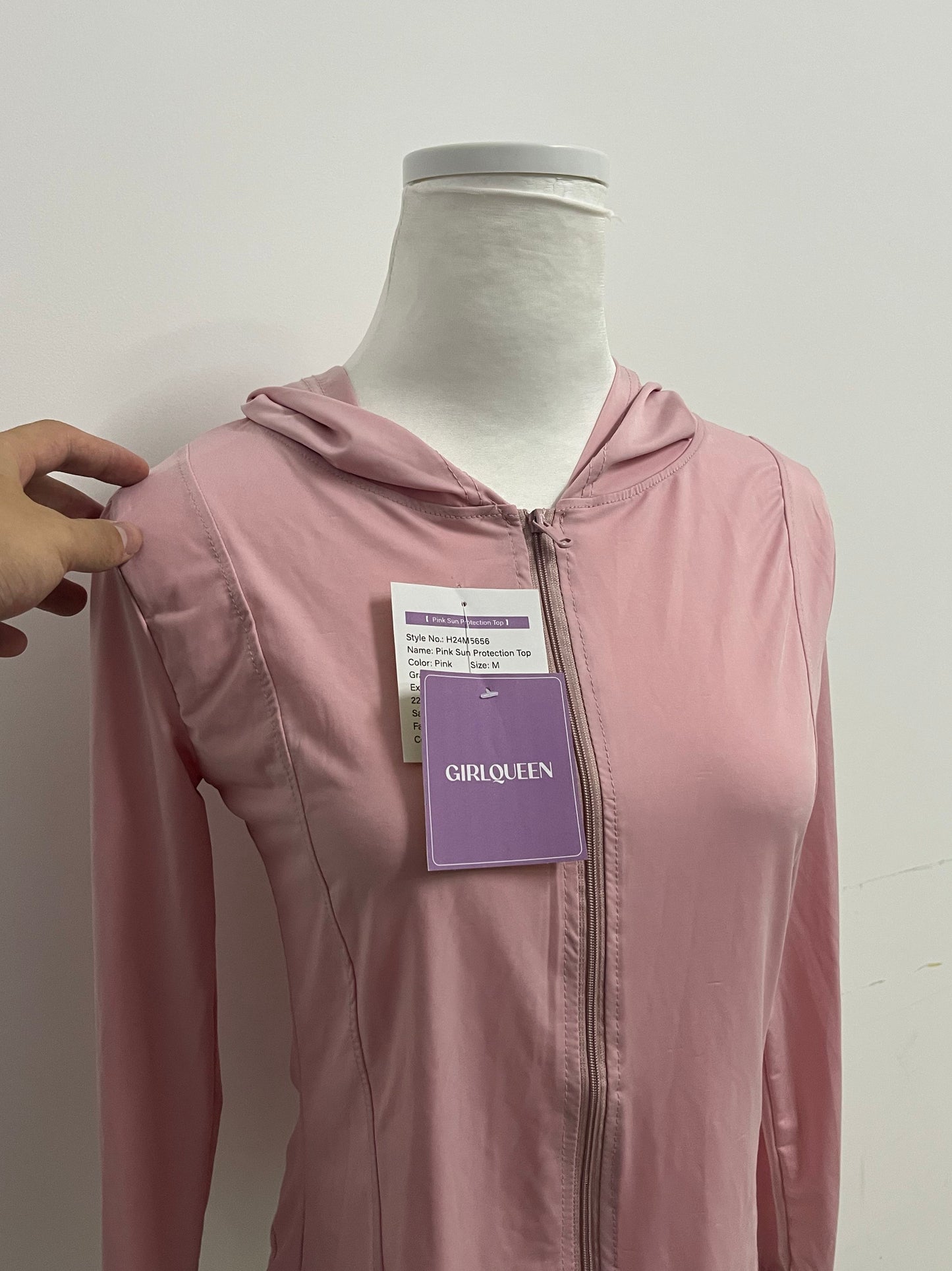 【GIRLQUEEN Light Pink Full-Zip Sports Hoodie】—— Comfortable & Stylish Activewear for Workouts