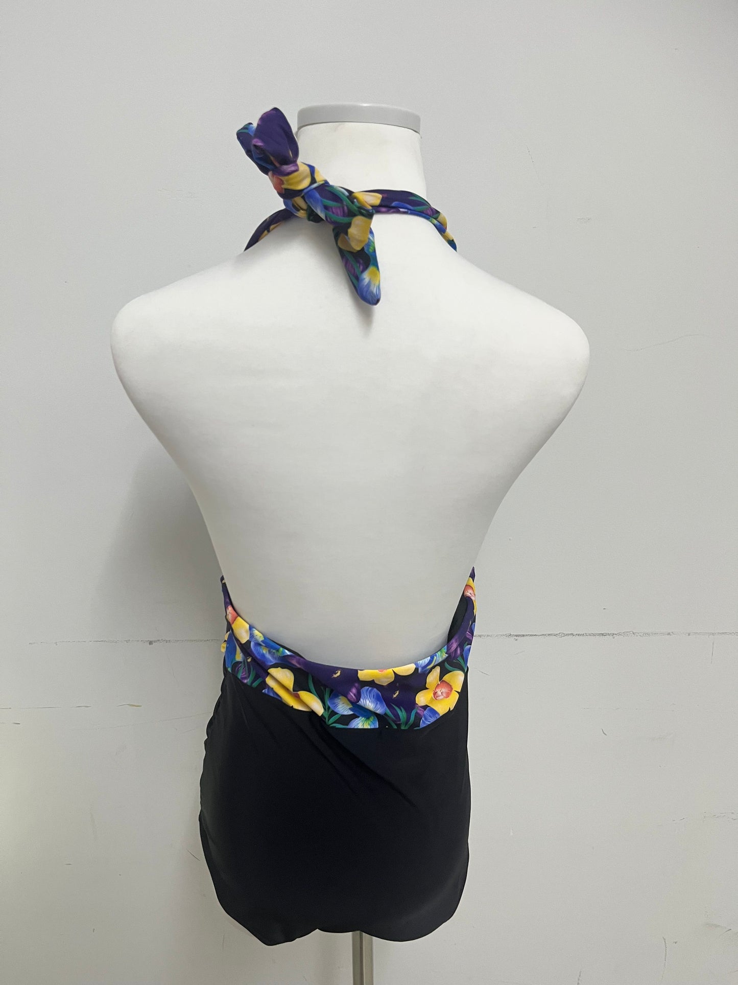 GIRLUCKY Purple Floral Halter One-Piece Swimsuit - Elegance and Vitality Combined, Be the Highlight by the Water