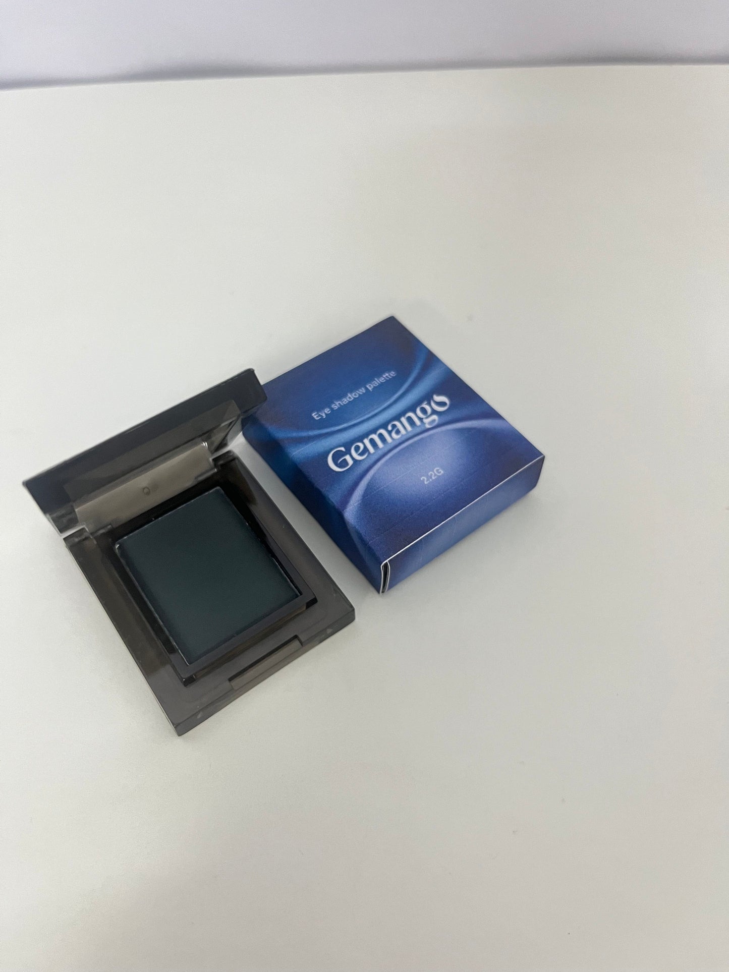 Gemango Deep Matte Single Eyeshadow A Versatile & Practical Eye Makeup Essential