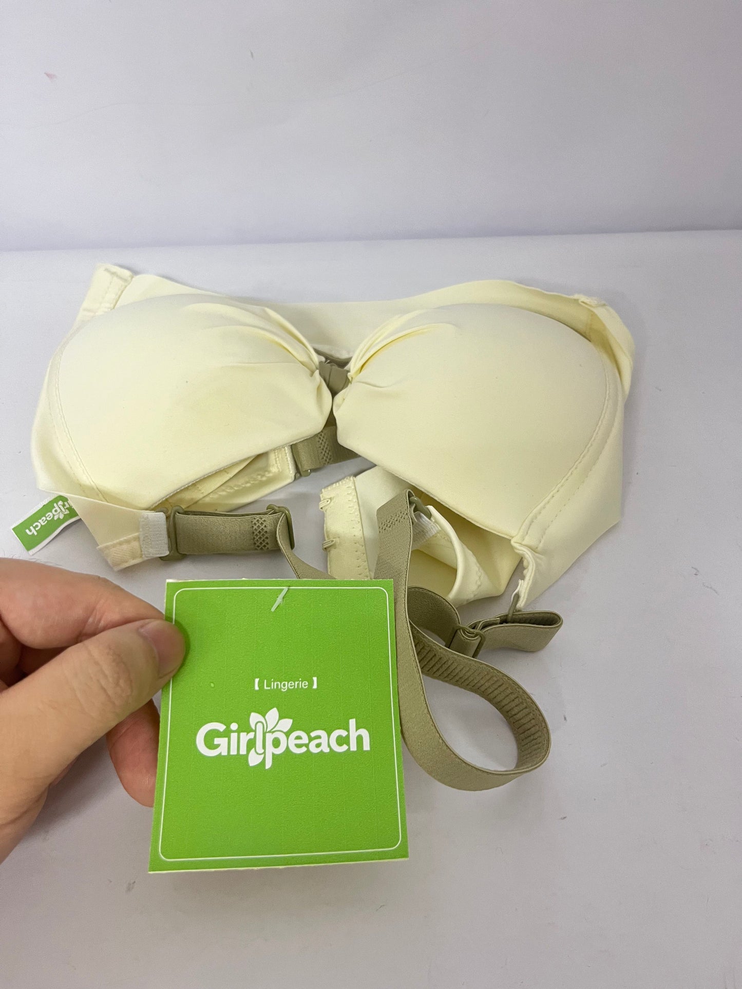 Girlpeach  Bras for Women Molded Cup Comfort Seamless Push up No Underwire V-Neck Everyday Bra A to D Cup