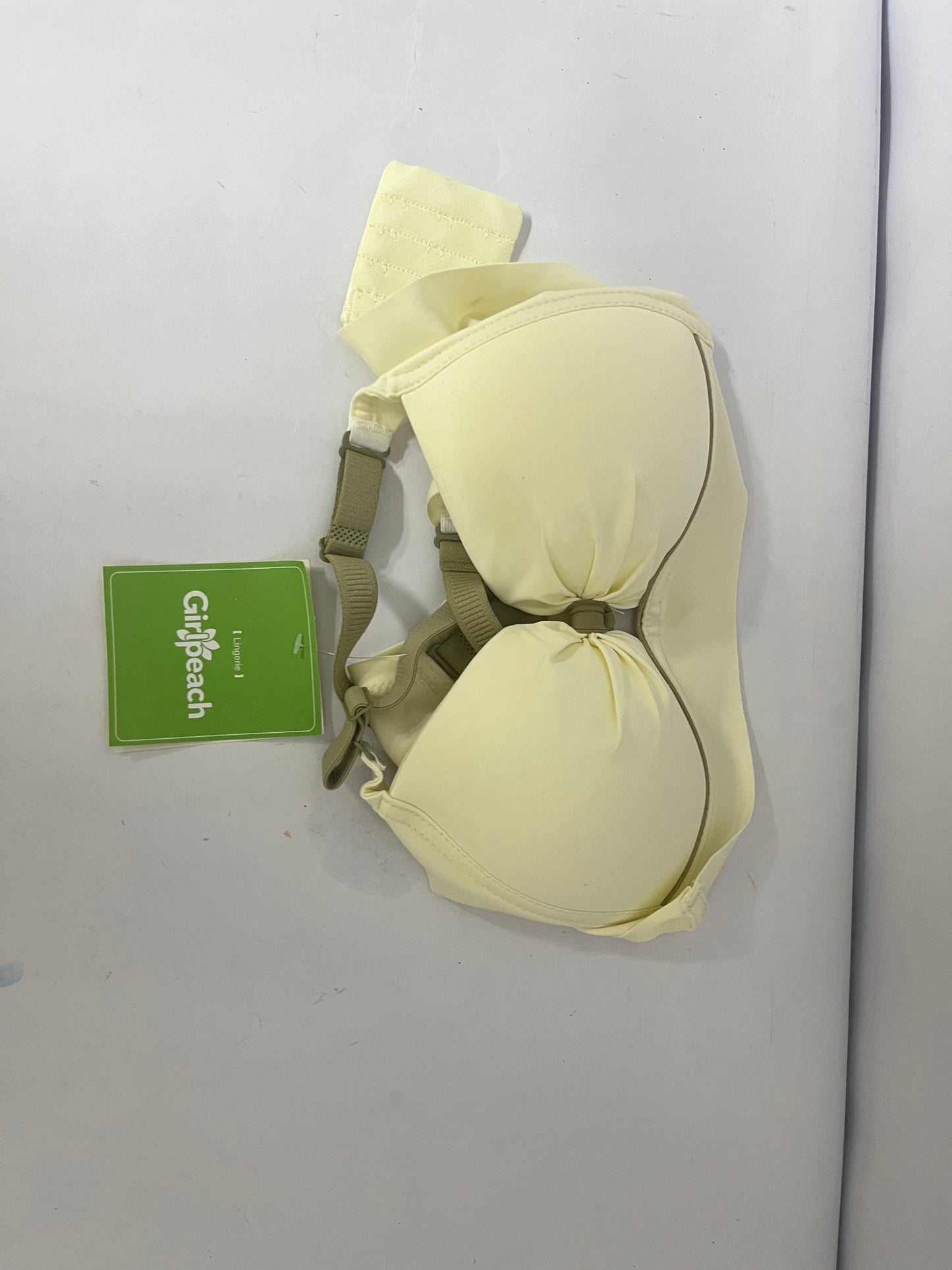 Girlpeach  Bras for Women Molded Cup Comfort Seamless Push up No Underwire V-Neck Everyday Bra A to D Cup
