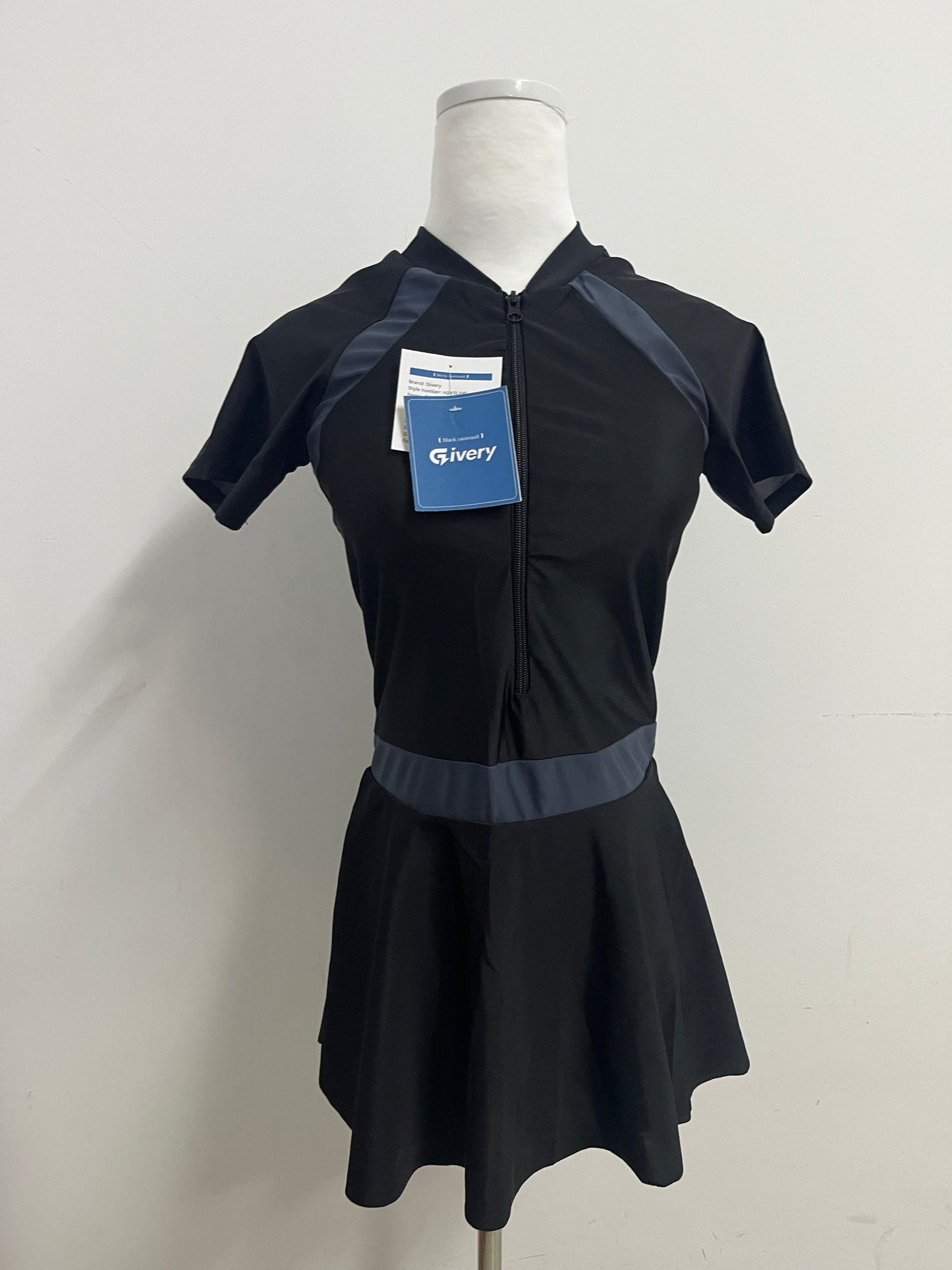  Givery Stylish Short-Sleeve One-Piece Swimsuit