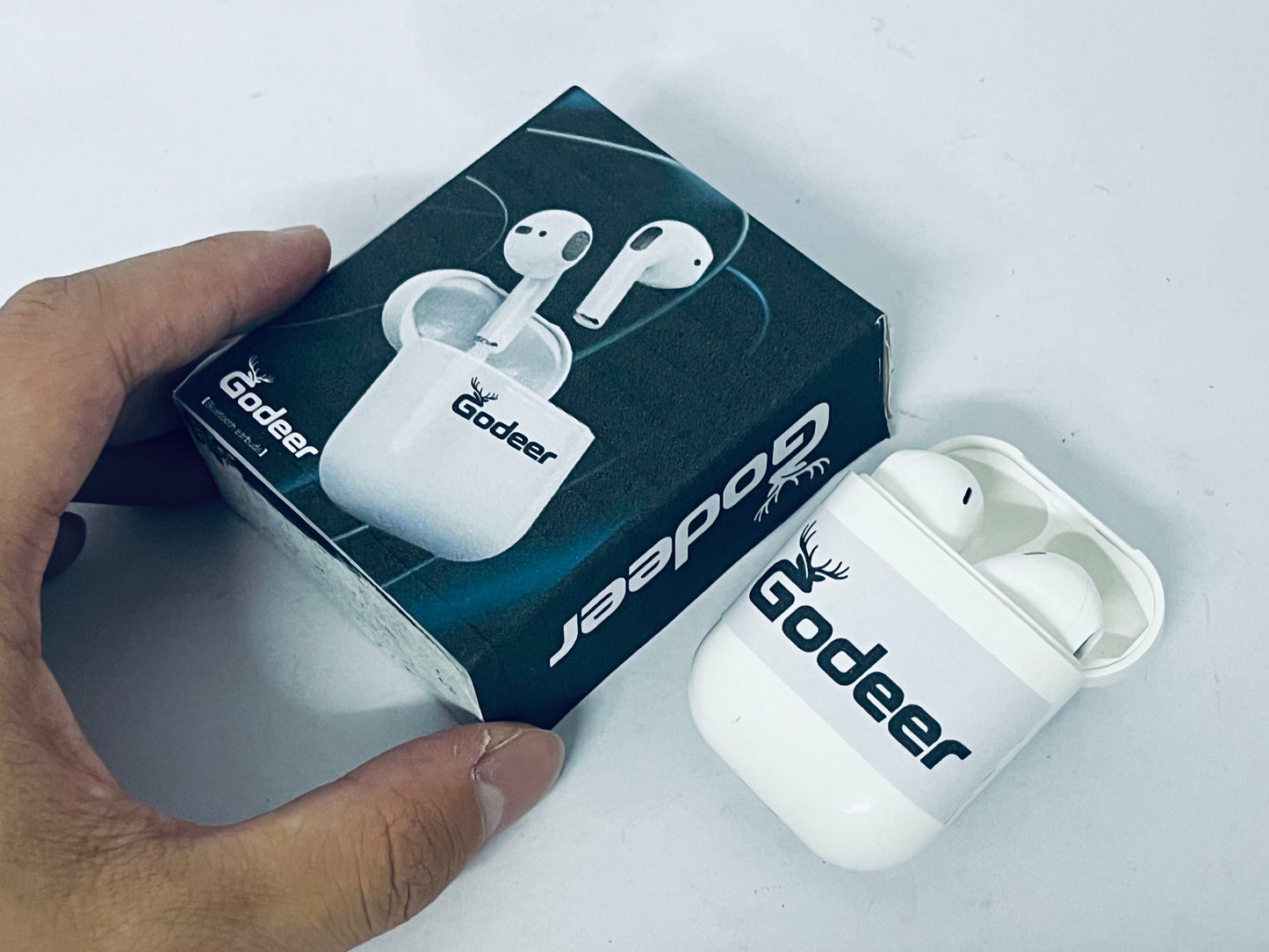 Godeer Bluetooth Headphones - White