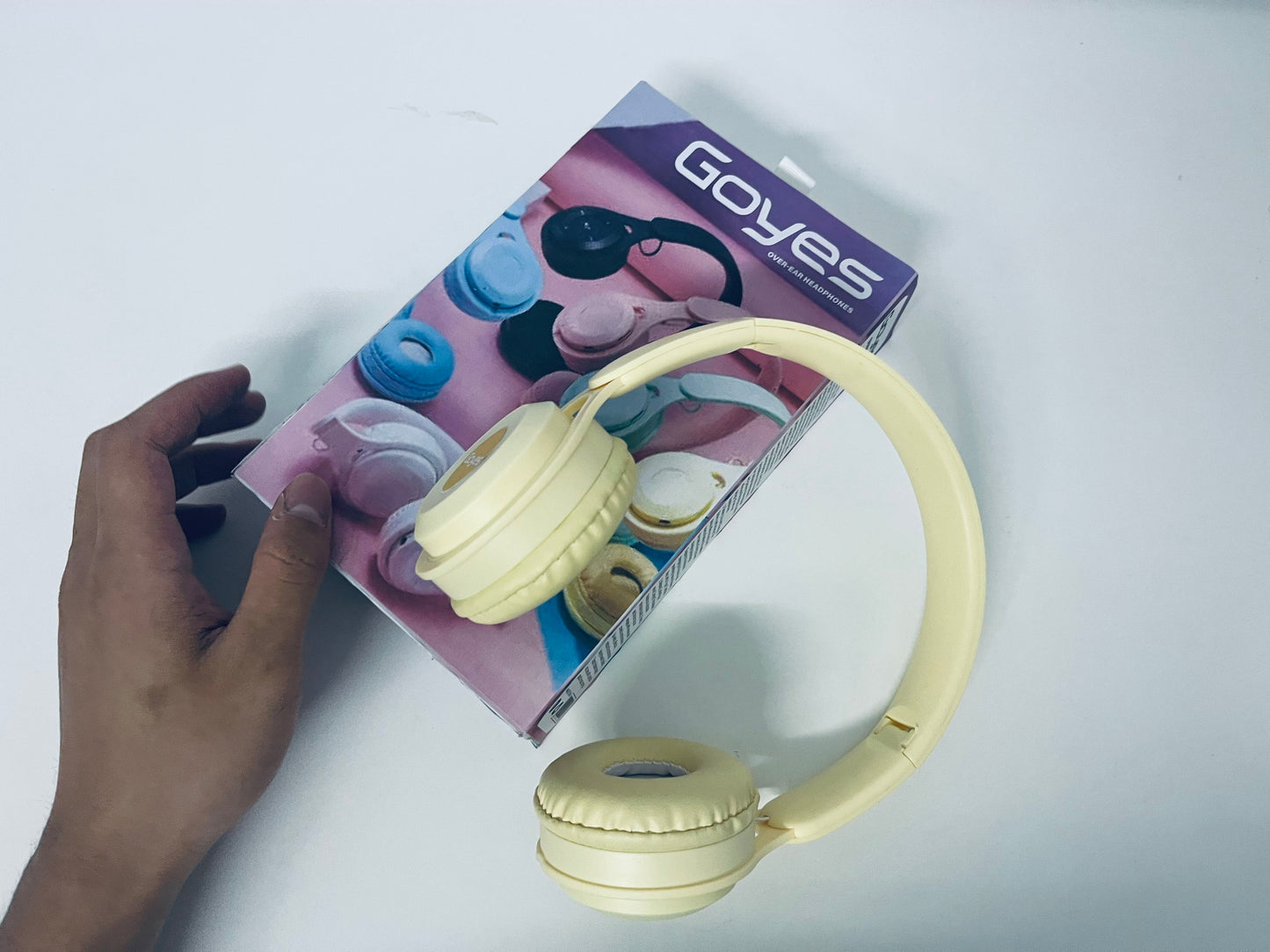 Goyes Macaron Over-Ear Bluetooth Headphones Stylish Streetwear Immersive Sound A Multi-Scene Audio-Visual Entertainment Companion