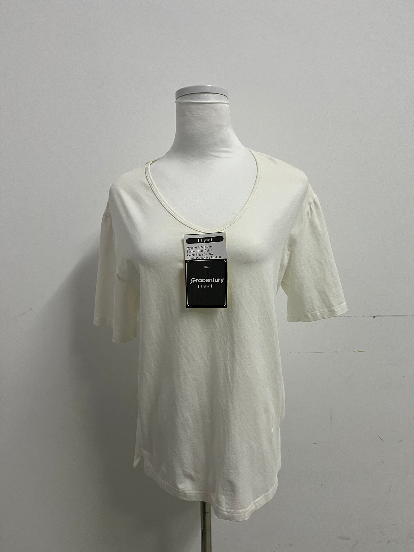 Gracentury White V-Neck Short-Sleeve T-Shirt - A Versatile Essential for Daily Wear