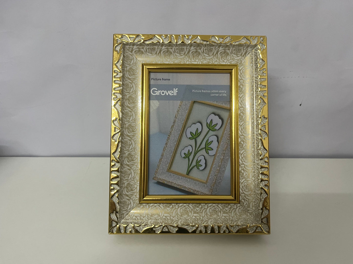 【Grovelf Ornate Cotton Flower Picture Frame】—— Elegant Decor for Cherished Memories
