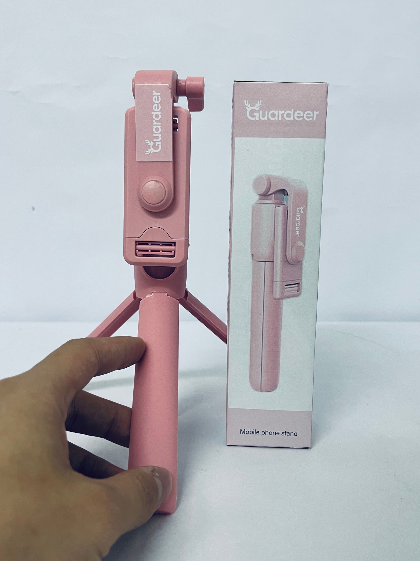 Guardeer   67‘’ Selfie Stick Tripod, Phone Tripod with Wireless Remote Control, Portable Selfie Stick for Photograph, Live Streaming, Video Recording, Compatible with All Cell Phones, Pink