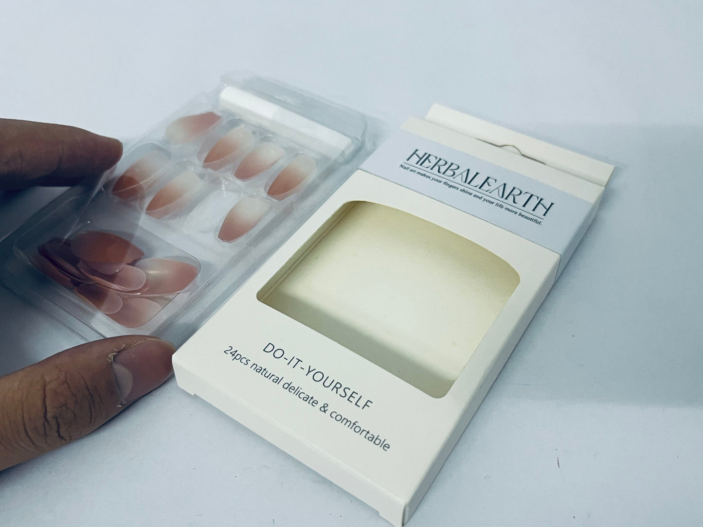 HERBALEARTH False nails Handmade Press on Nails Medium,Peach Pink Cat Eye Coffin Nails, Removable Acrylic Spring Summer Pink Fake Nails With Tools,Sweet Sassy Minimalist Gel Effect Glue on Nails for Women Girls(M)