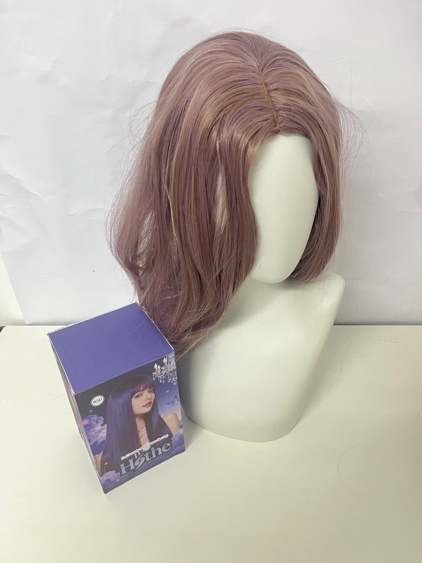 Hothe Gray-Purple Medium-Length Curly Wig Luxurious & Charming Versatile Styling A New Favorite for Daily and Social Looks