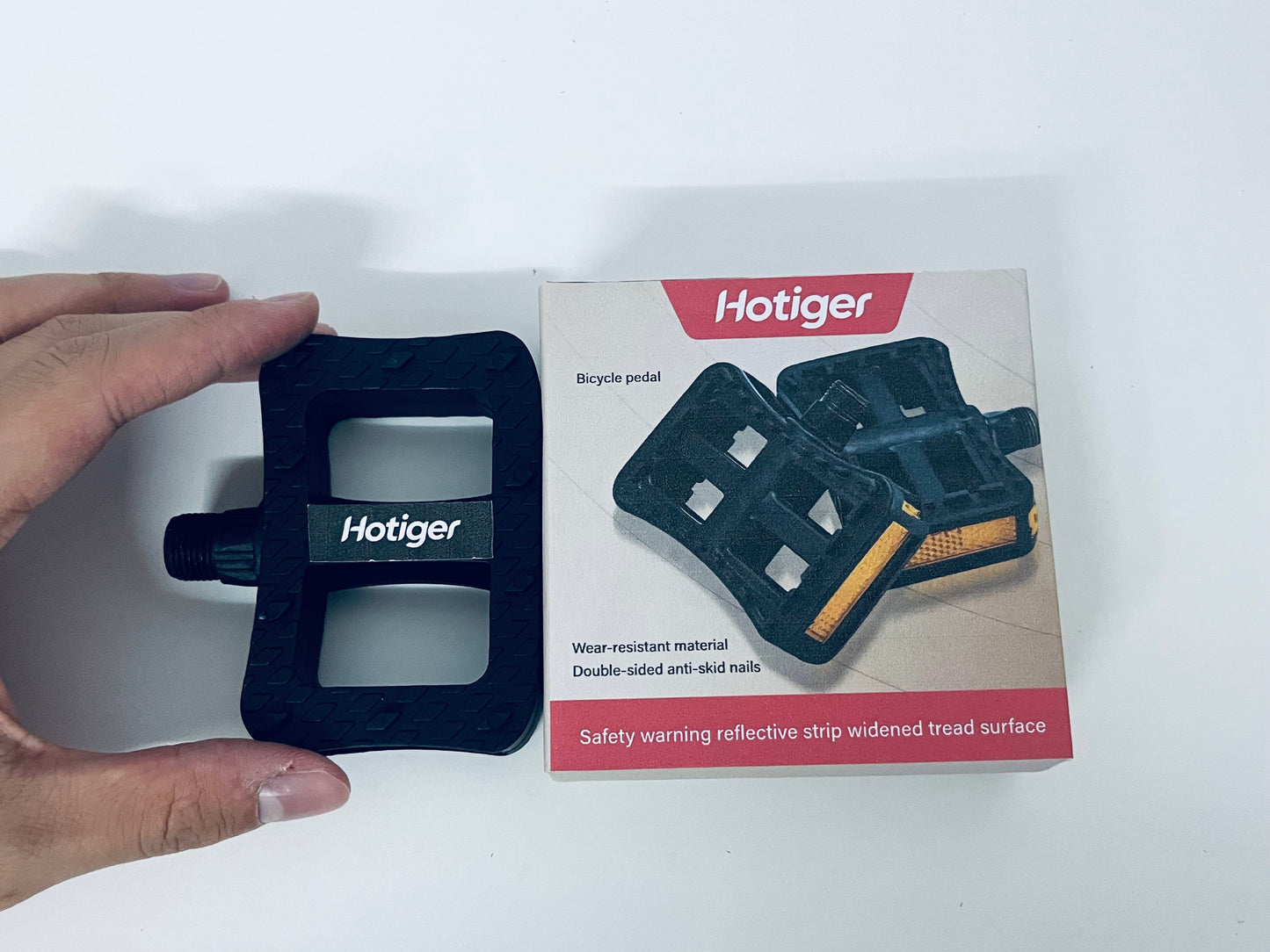 Hotiger Bicycle Pedals, Wear-Resistant Material with Double-Sided Anti-Skid Nails, Safety Reflective Strip & Widened Tread Surface, Universal for Mountain Bikes & Road Bikes