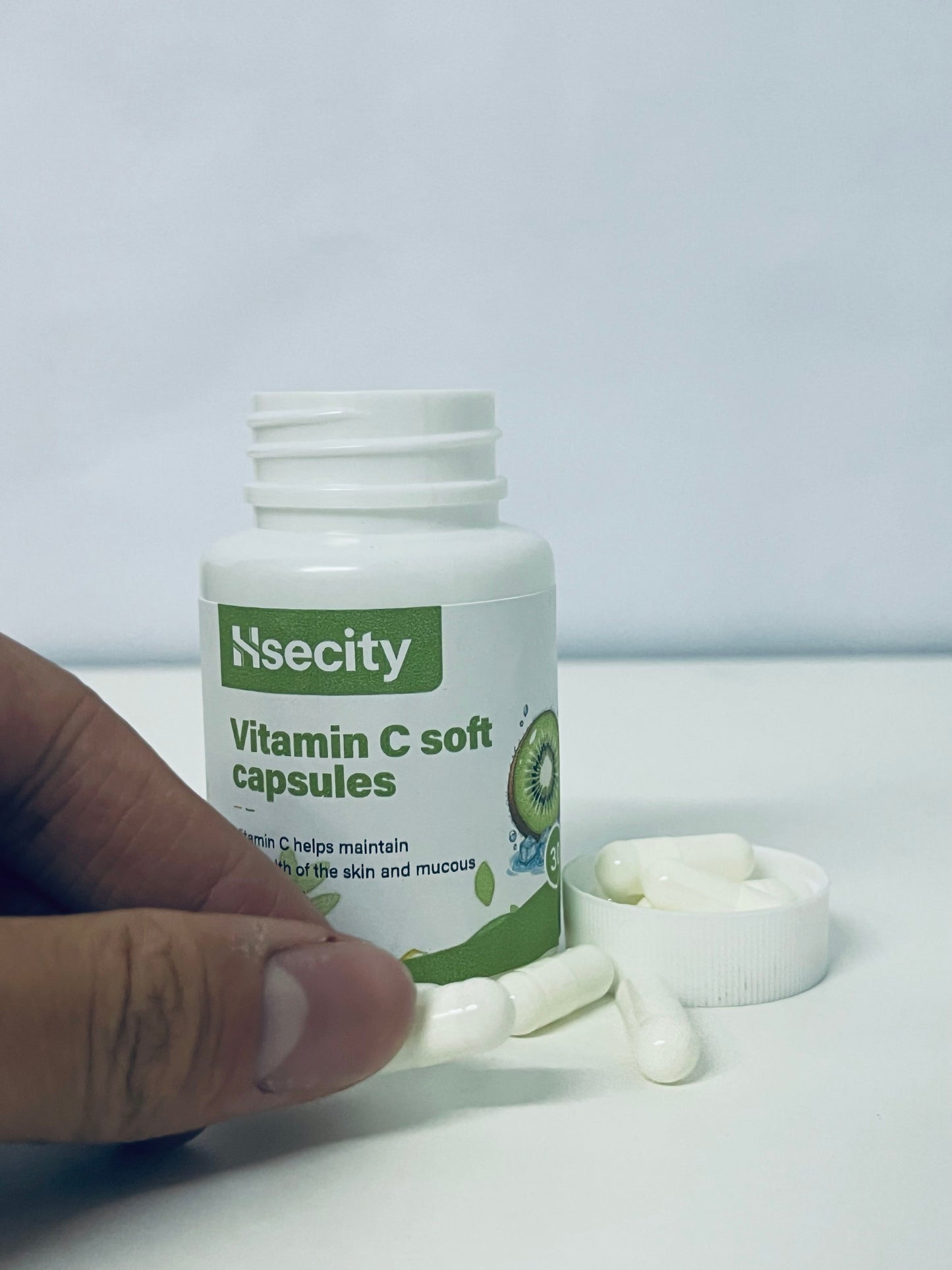 Hsecity Vitamin C Soft Capsules - Daily Nutritional Supplement for Skin & Mucous Membrane Health, Easy-to-Swallow Capsules in Compact Portable Bottle