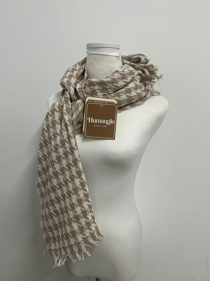 【Humangle Houndstooth Plush Scarf】—— Timeless Warmth & Versatile Style