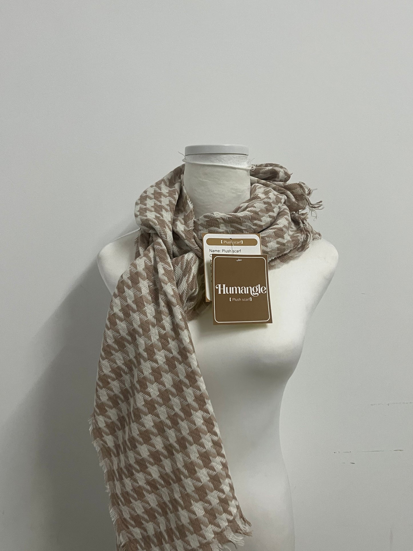 【Humangle Houndstooth Plush Scarf】—— Timeless Warmth & Versatile Style