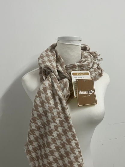【Humangle Houndstooth Plush Scarf】—— Timeless Warmth & Versatile Style
