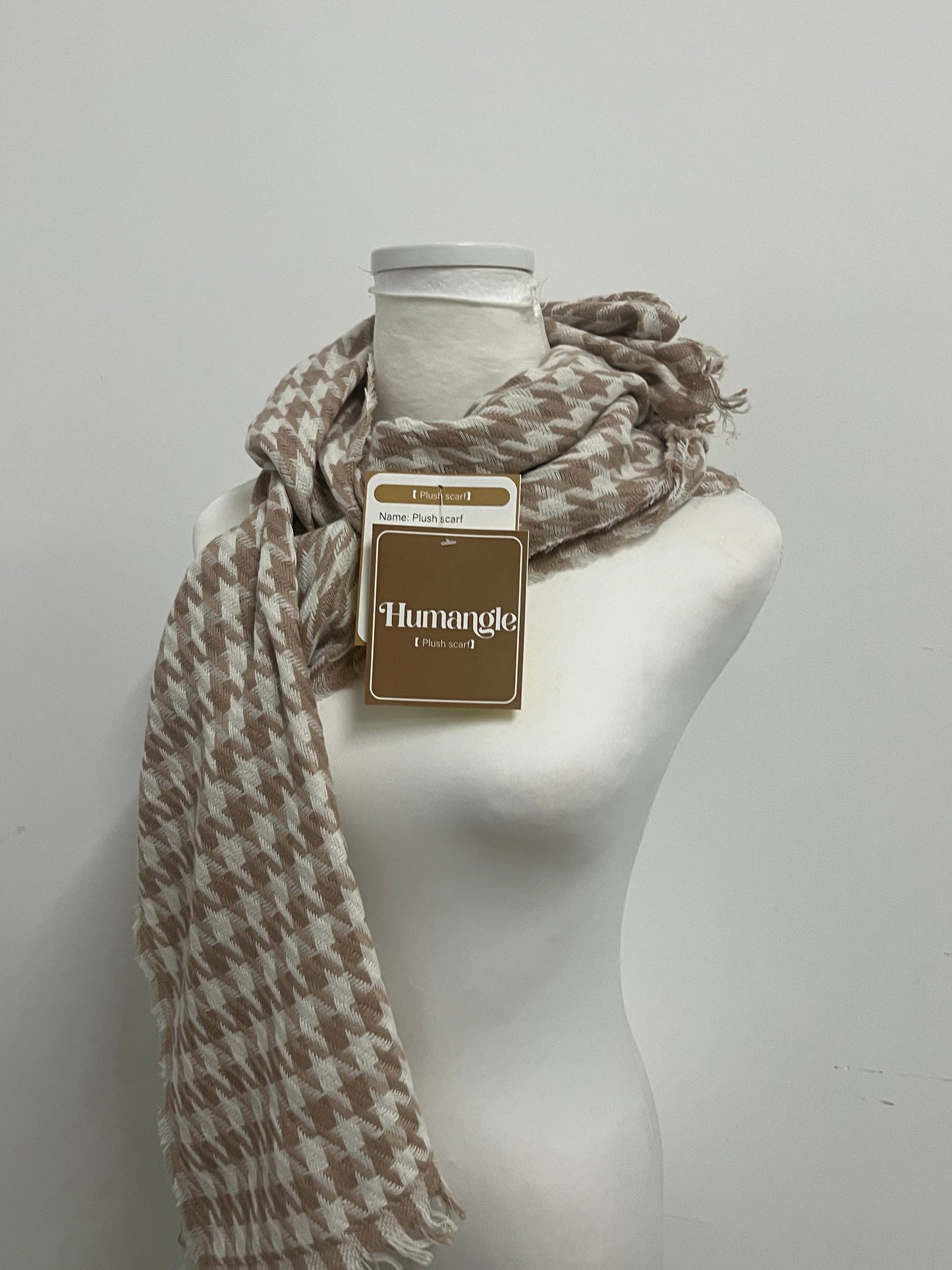 【Humangle Houndstooth Plush Scarf】—— Timeless Warmth & Versatile Style