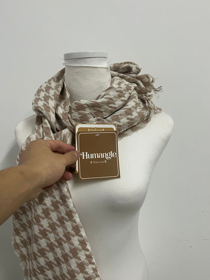 【Humangle Houndstooth Plush Scarf】—— Timeless Warmth & Versatile Style