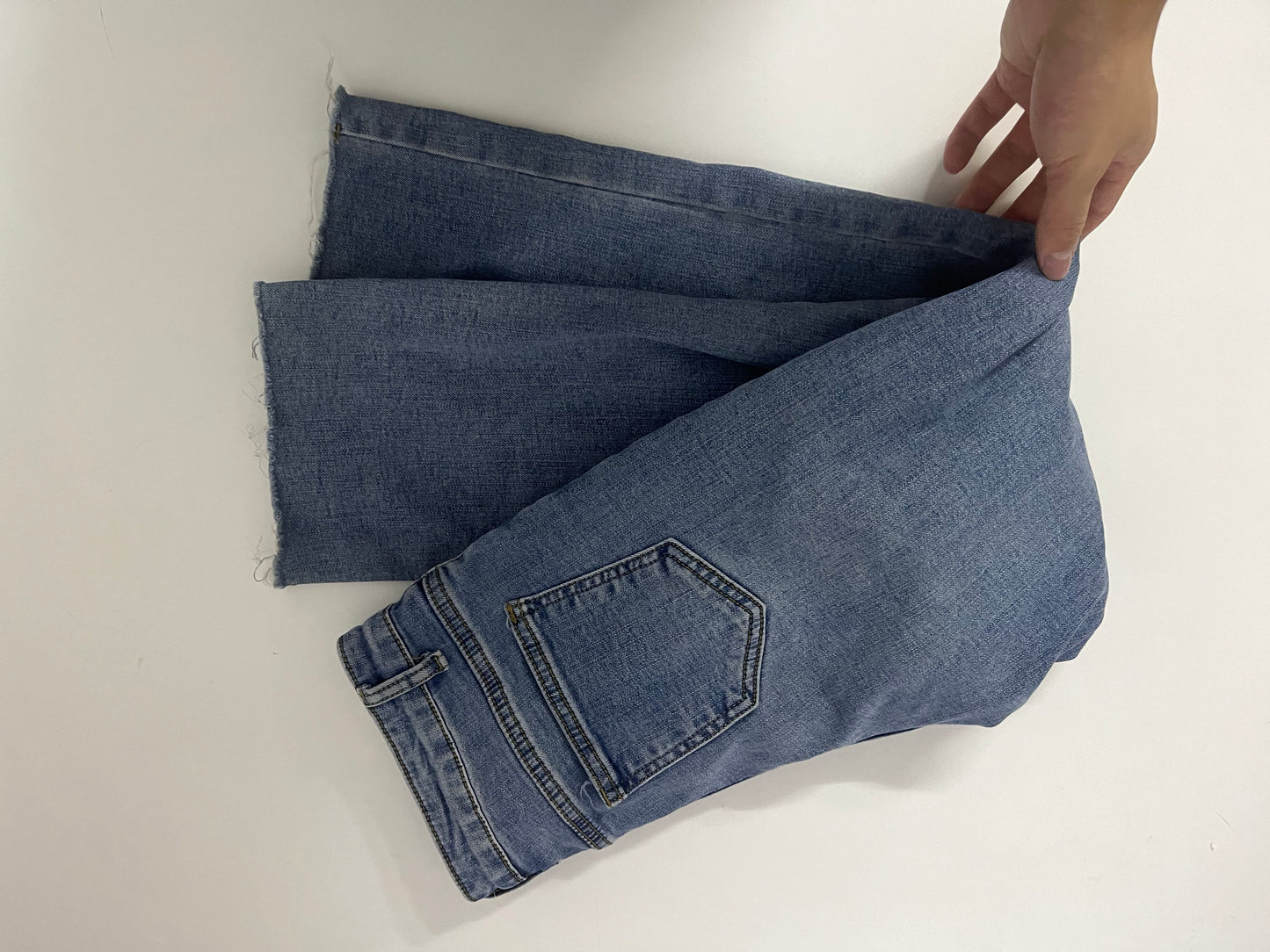 【Humangle Stretch Slim-Fit Jeans】—— Timeless Comfort for Everyday Style