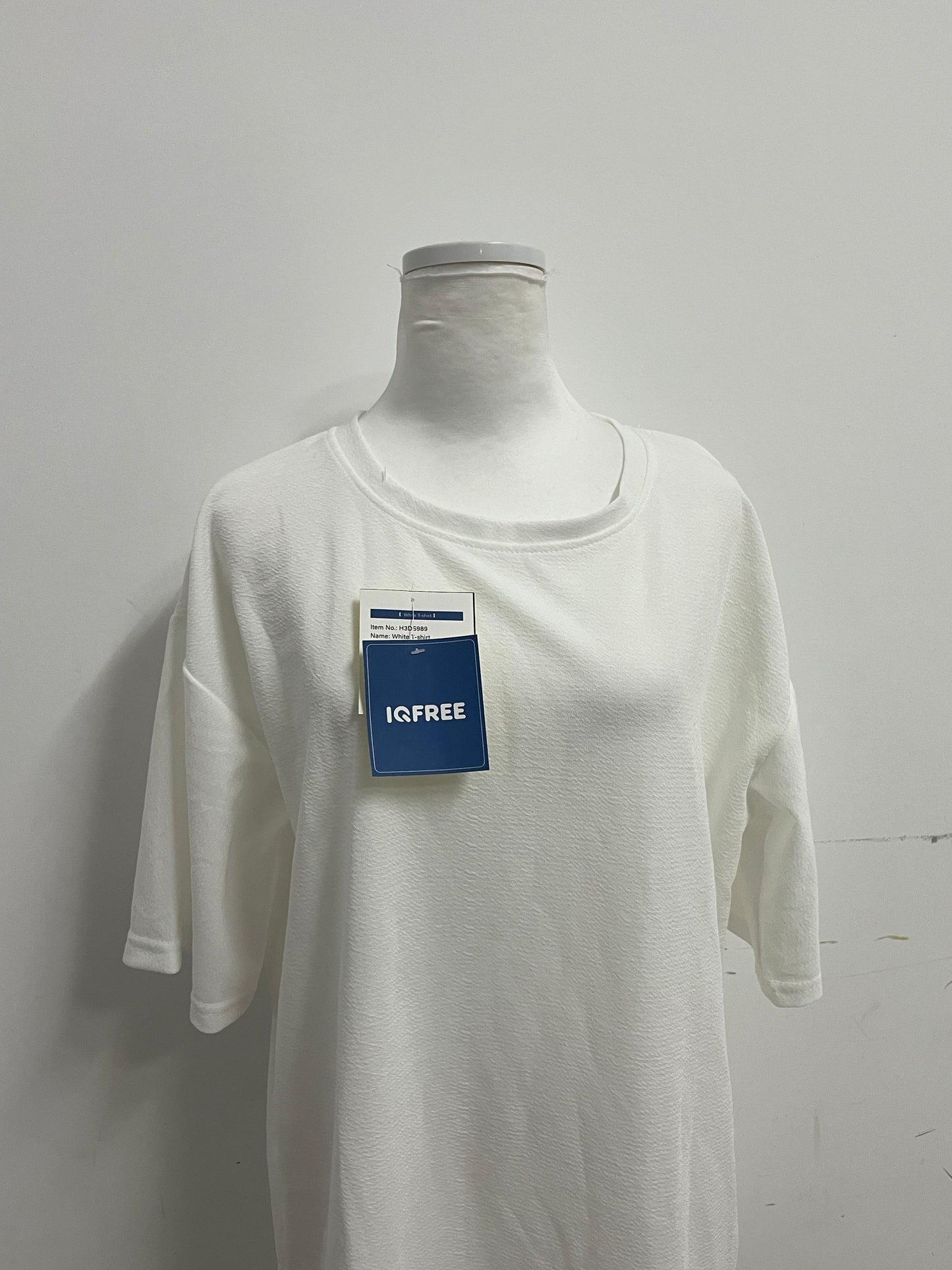 IQFREE White Oversized Mid-Sleeve T-Shirt Textured Fabric A Comfortable & Versatile Item for Daily Leisure