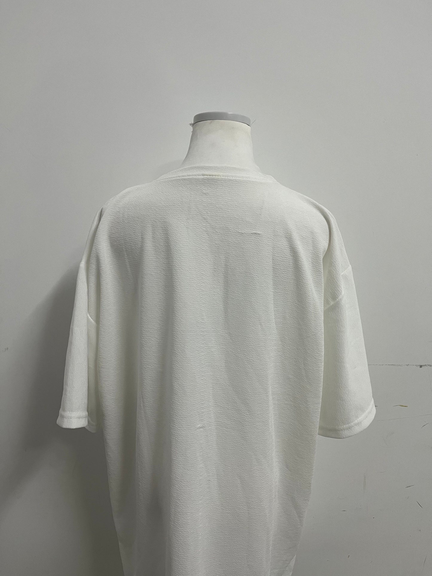 IQFREE White Oversized Mid-Sleeve T-Shirt Textured Fabric A Comfortable & Versatile Item for Daily Leisure