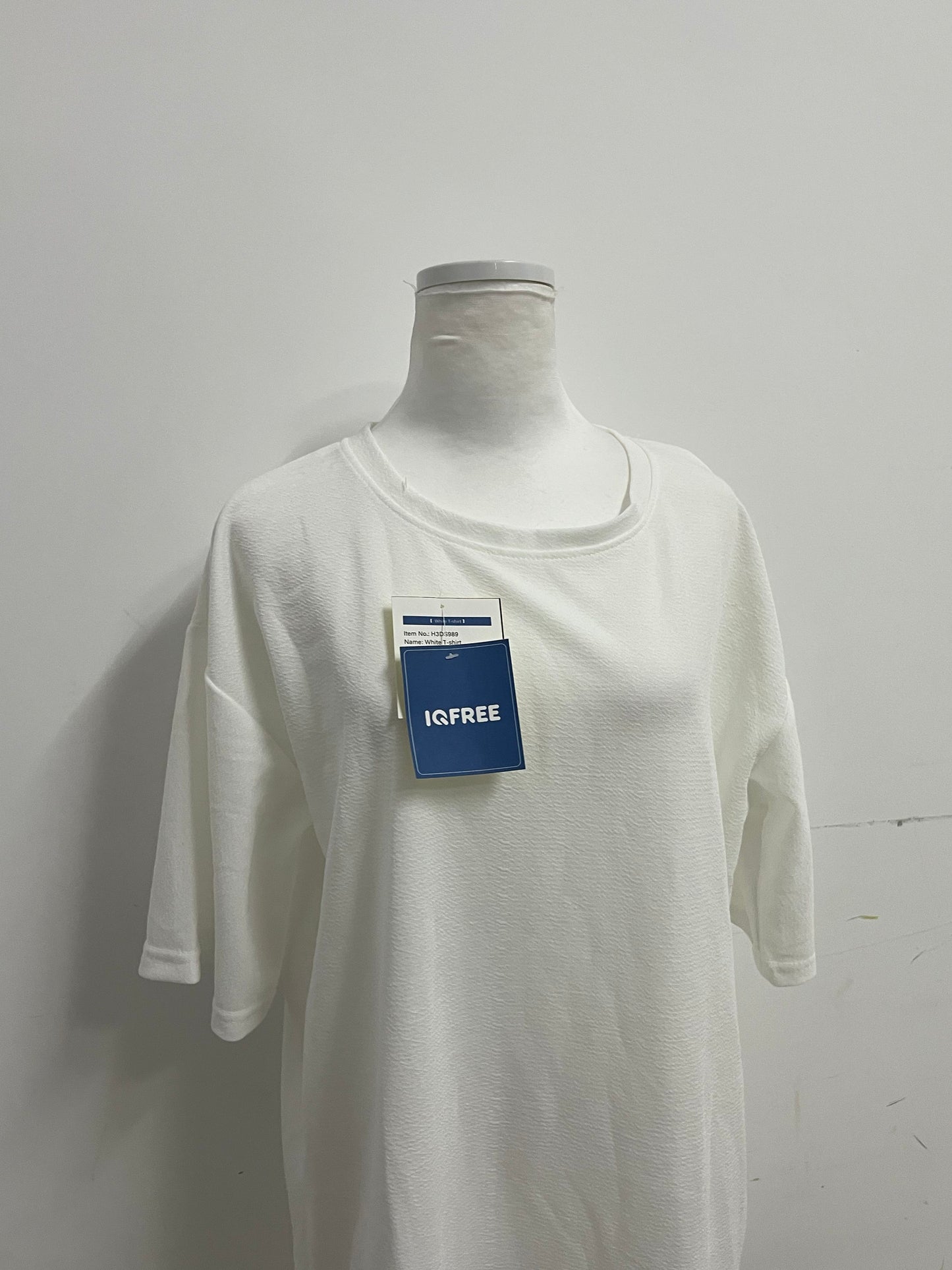 IQFREE White Oversized Mid-Sleeve T-Shirt Textured Fabric A Comfortable & Versatile Item for Daily Leisure