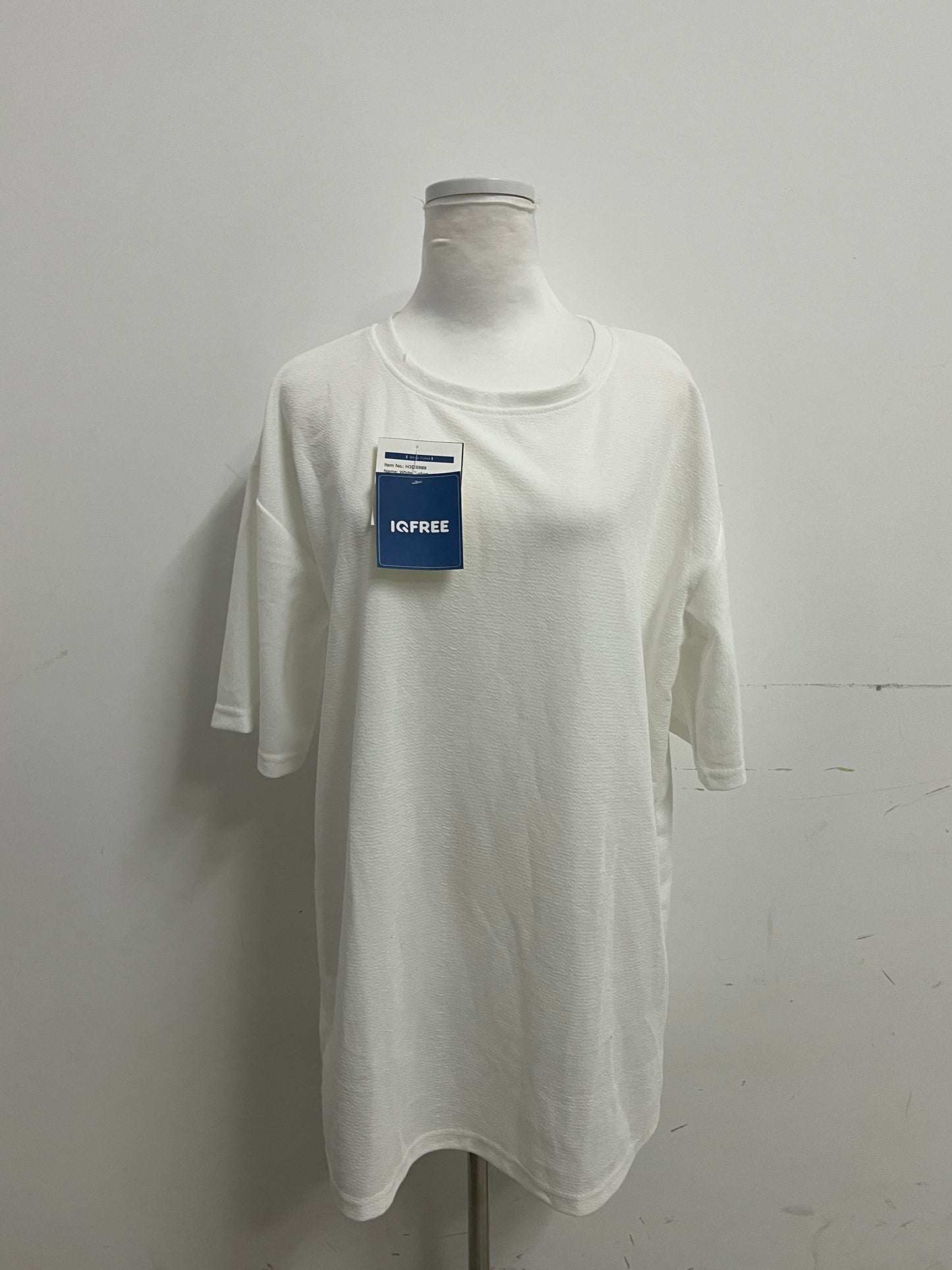 IQFREE White Oversized Mid-Sleeve T-Shirt Textured Fabric A Comfortable & Versatile Item for Daily Leisure