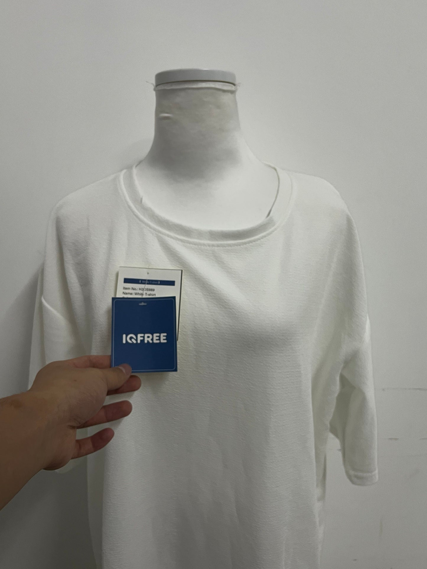 IQFREE White Oversized Mid-Sleeve T-Shirt Textured Fabric A Comfortable & Versatile Item for Daily Leisure