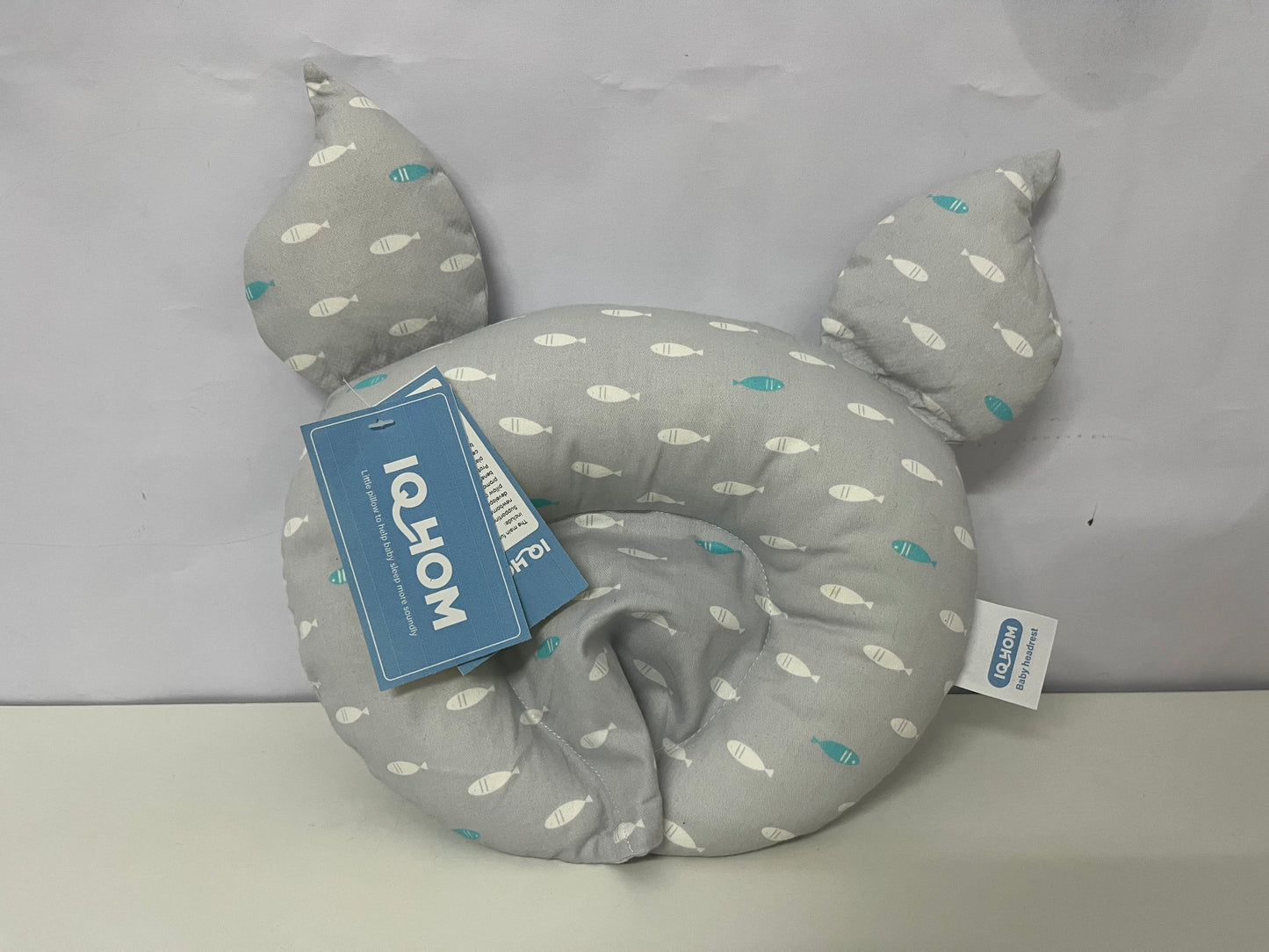 IQHOM Baby Headrest Pillow: Soft Gray Fish-Print U-Shaped Pillow with Breathable Fabric – Gentle Neck & Head Support for Infants in Cribs/Strollers