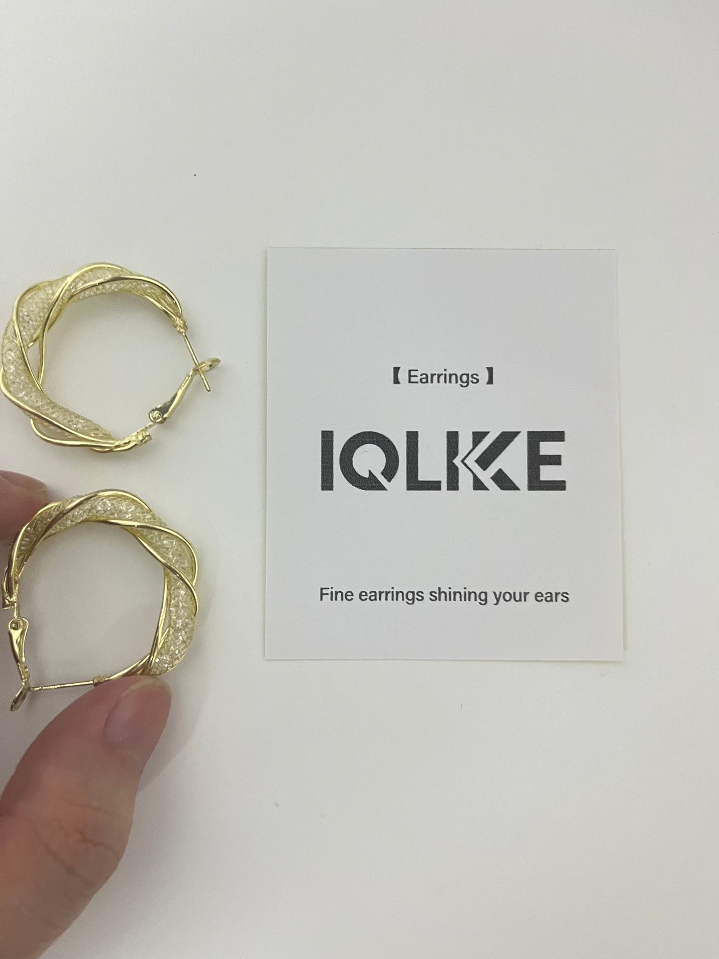 【IQLIKE Gold Woven Hoop Earrings】—— Shiny Accent for Your Daily Style