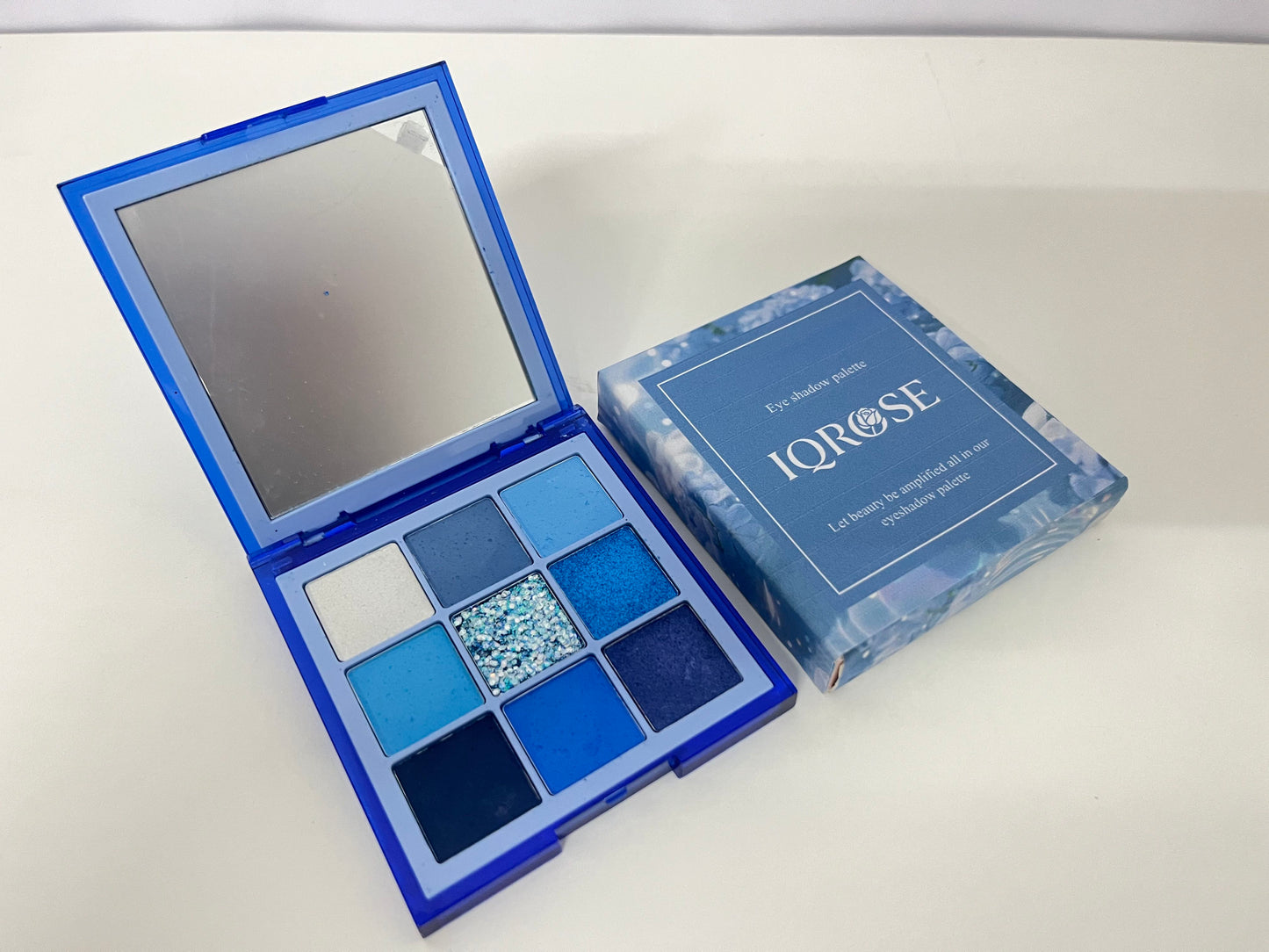 IQROSE Deep Sea Blue 9-Color Eyeshadow Palette Multi-Texture Fit A Creative Item for Personalized Eye Makeup
