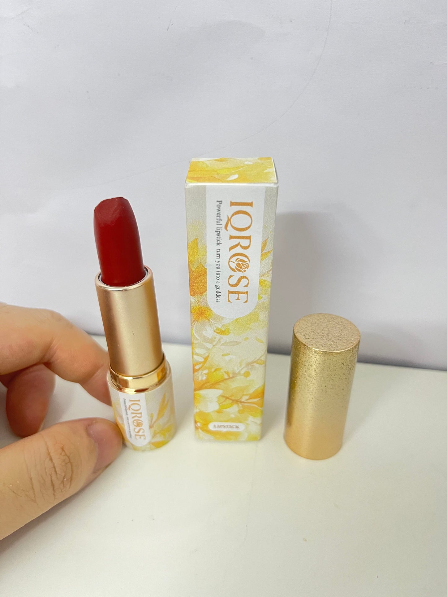 IQROSE Warm Red Brown Lipstick Velvet Texture An Elegant Accent Item for Daily Makeup