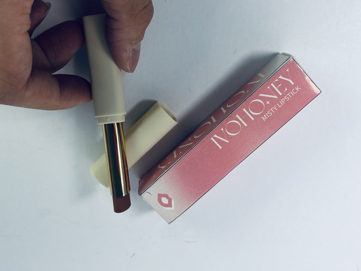 IVOHONEY Hydrating Matte Lipstick Moisturizing, High-Pigment, Vegan Formula Long-Lasting, Non-Drying, One-handed Capless Lipstick for Easy Application