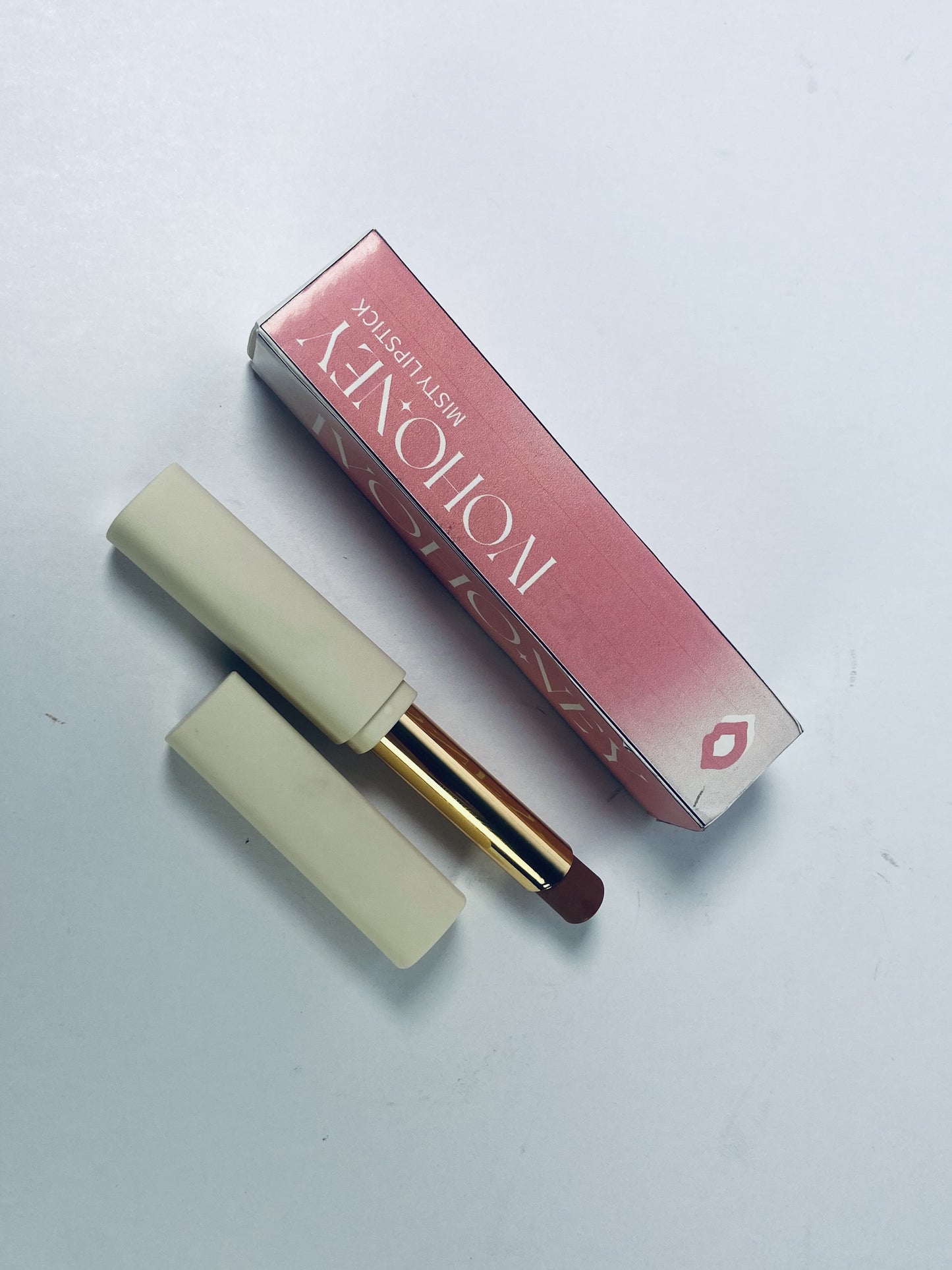 IVOHONEY Hydrating Matte Lipstick Moisturizing, High-Pigment, Vegan Formula Long-Lasting, Non-Drying, One-handed Capless Lipstick for Easy Application