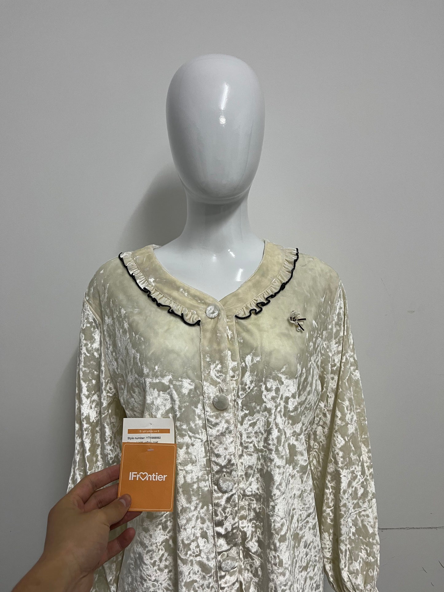 [IFrontier Tops as clothing]-Cream Velvet Long-Sleeve Top - Retro Ruffled Atmosphere Blouse