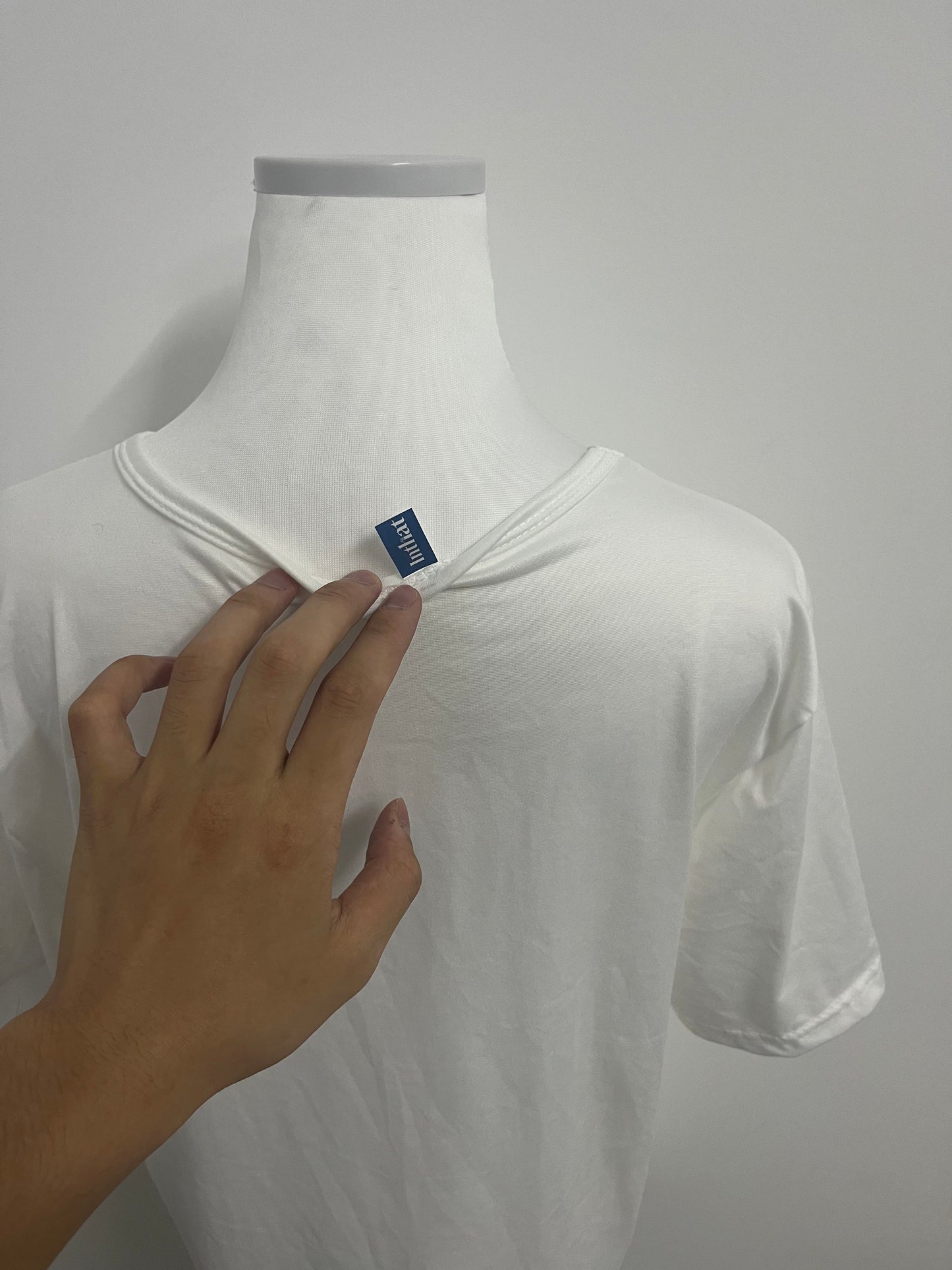 Inthat Women's White V - Neck Short - Sleeve T - Shirt